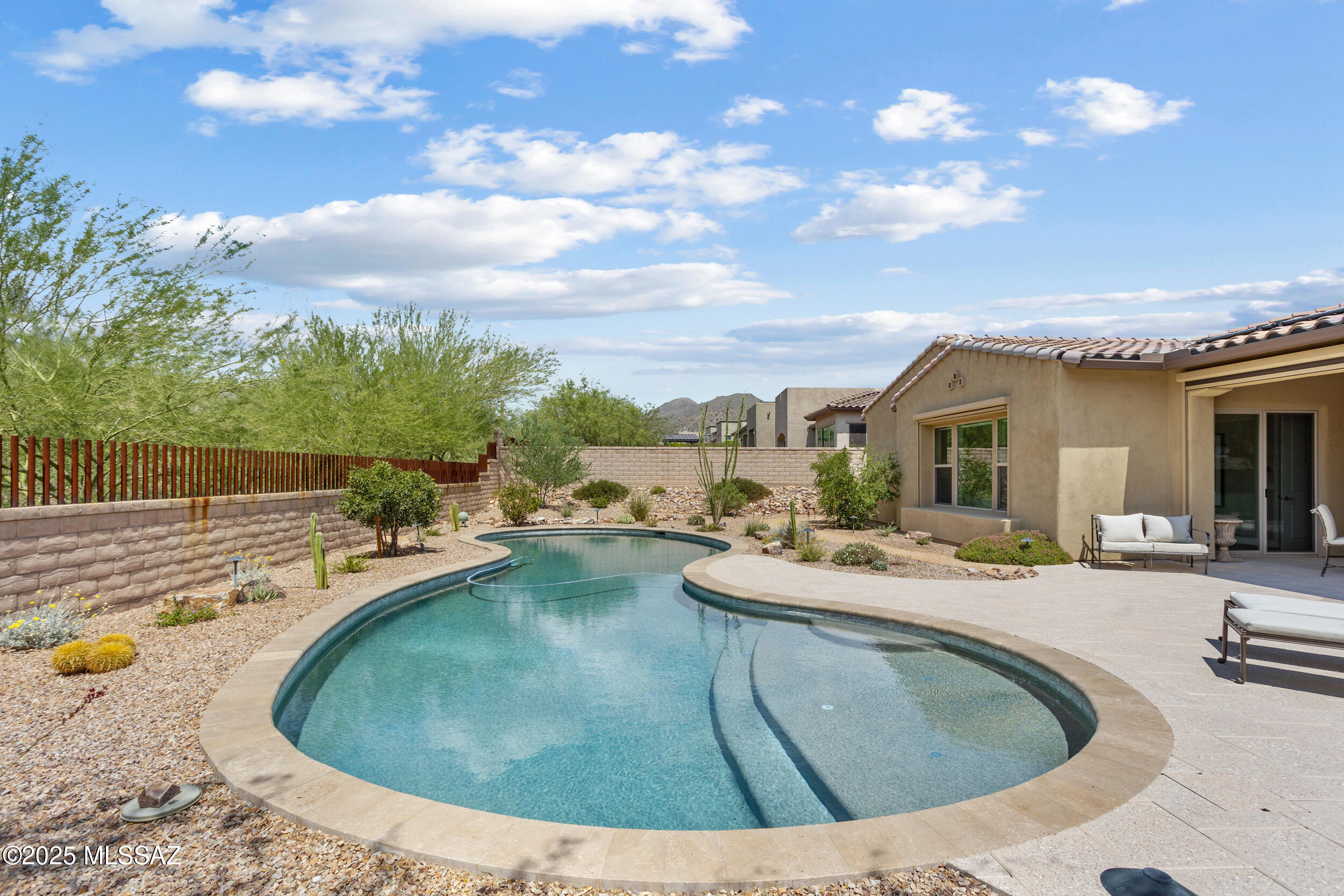 14045 N CROOKED CREEK Drive