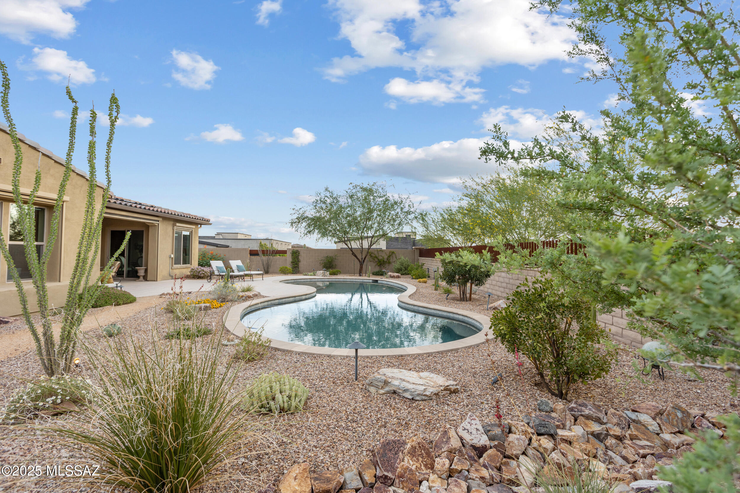 14045 N CROOKED CREEK Drive
