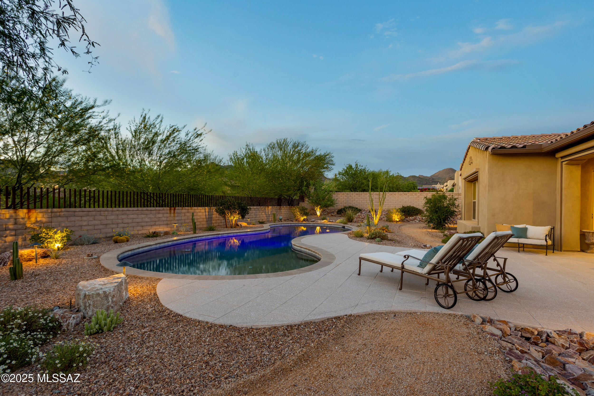 14045 N CROOKED CREEK Drive