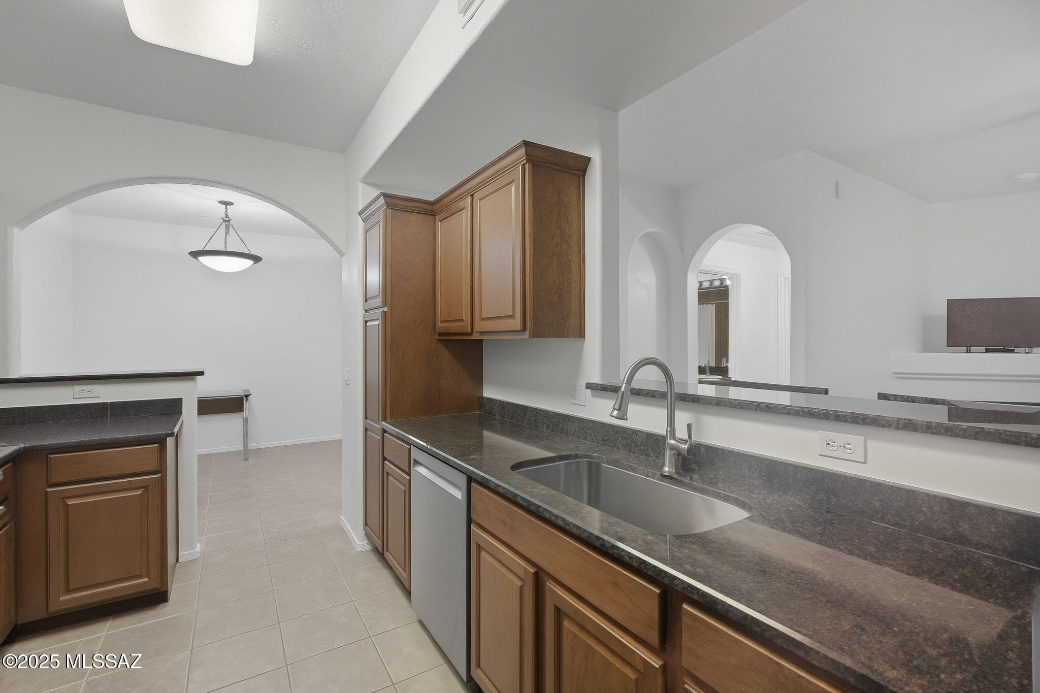 2550 E River Road 3101