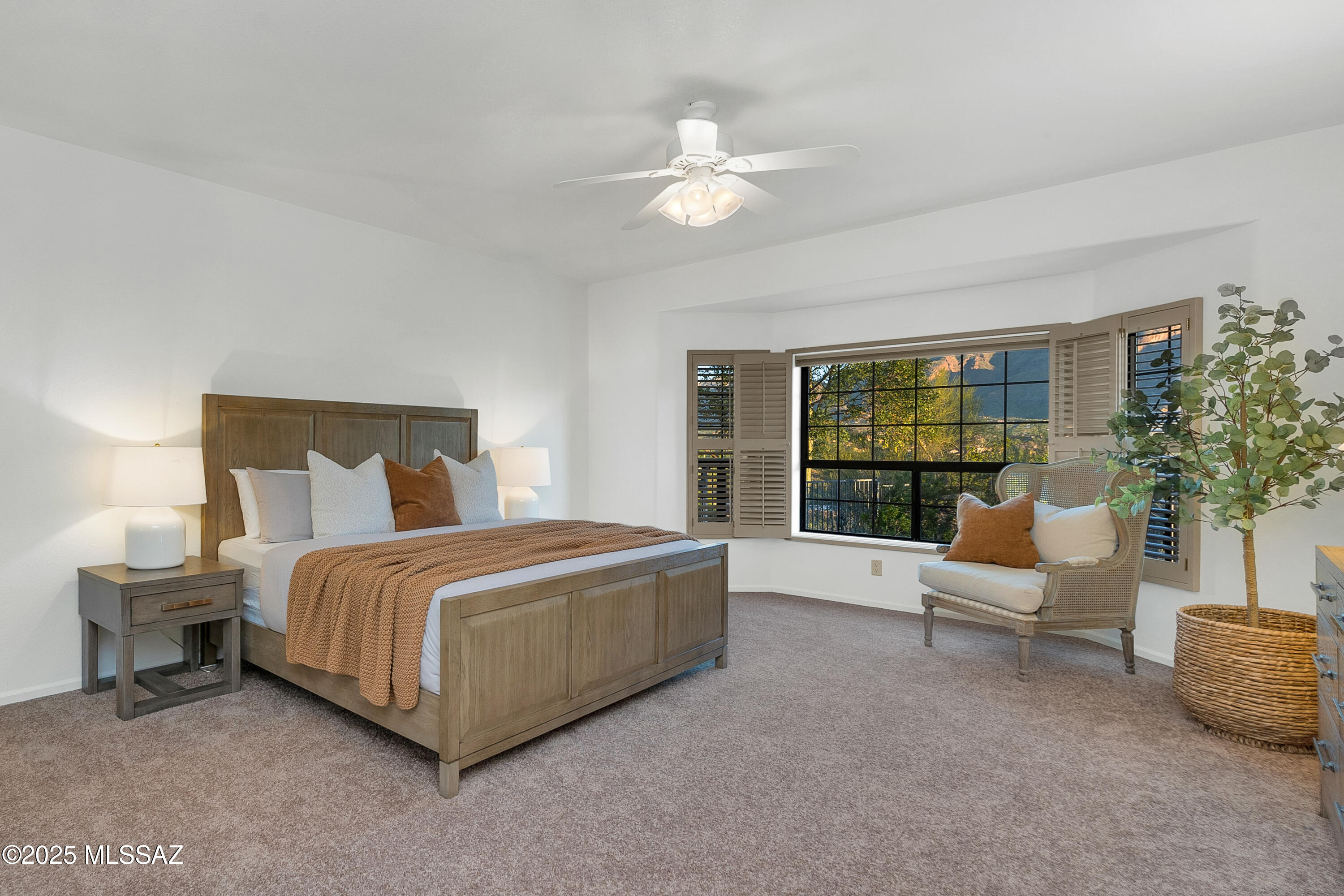 5460 N Paseo Pescado