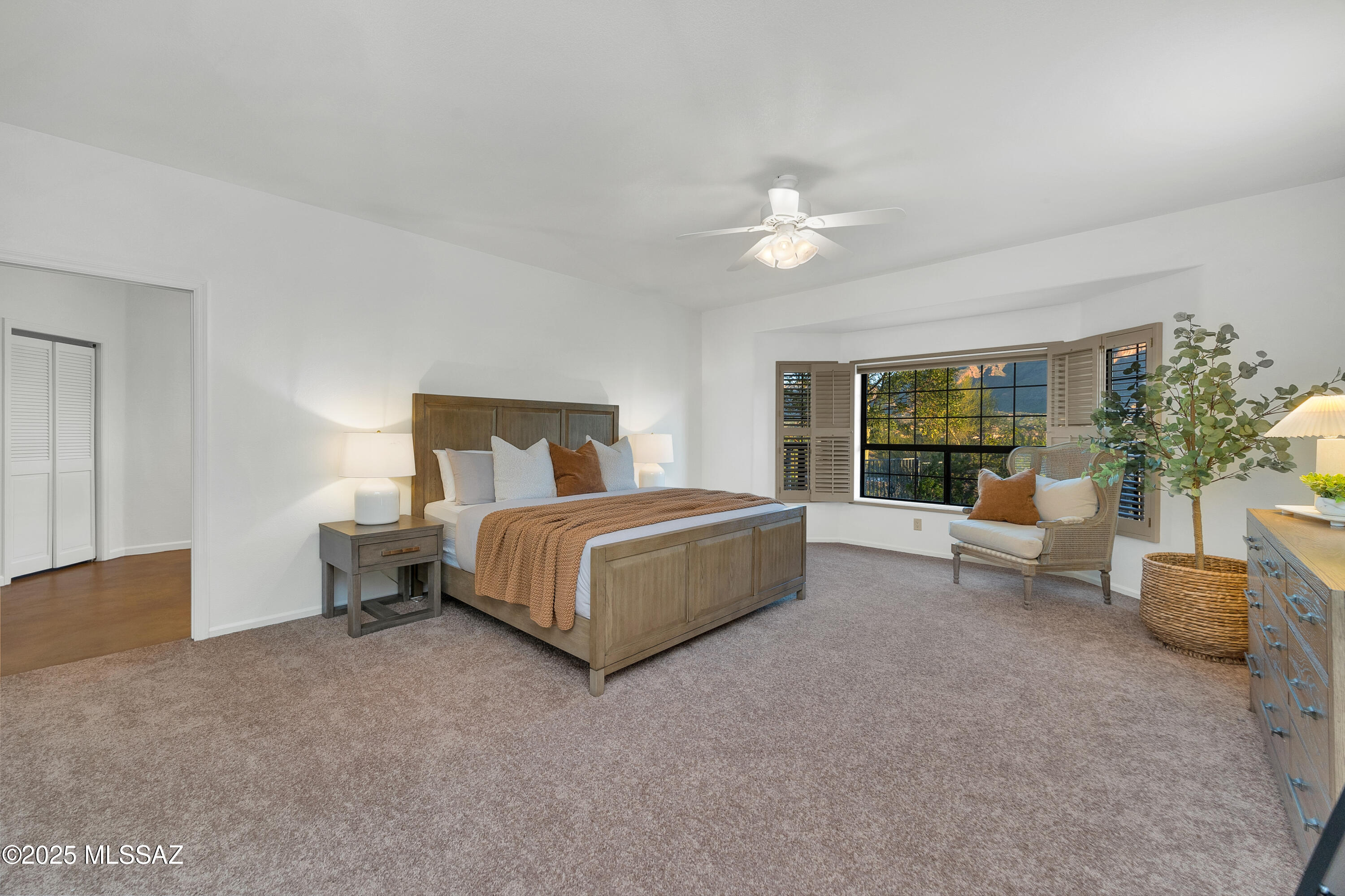 5460 N Paseo Pescado
