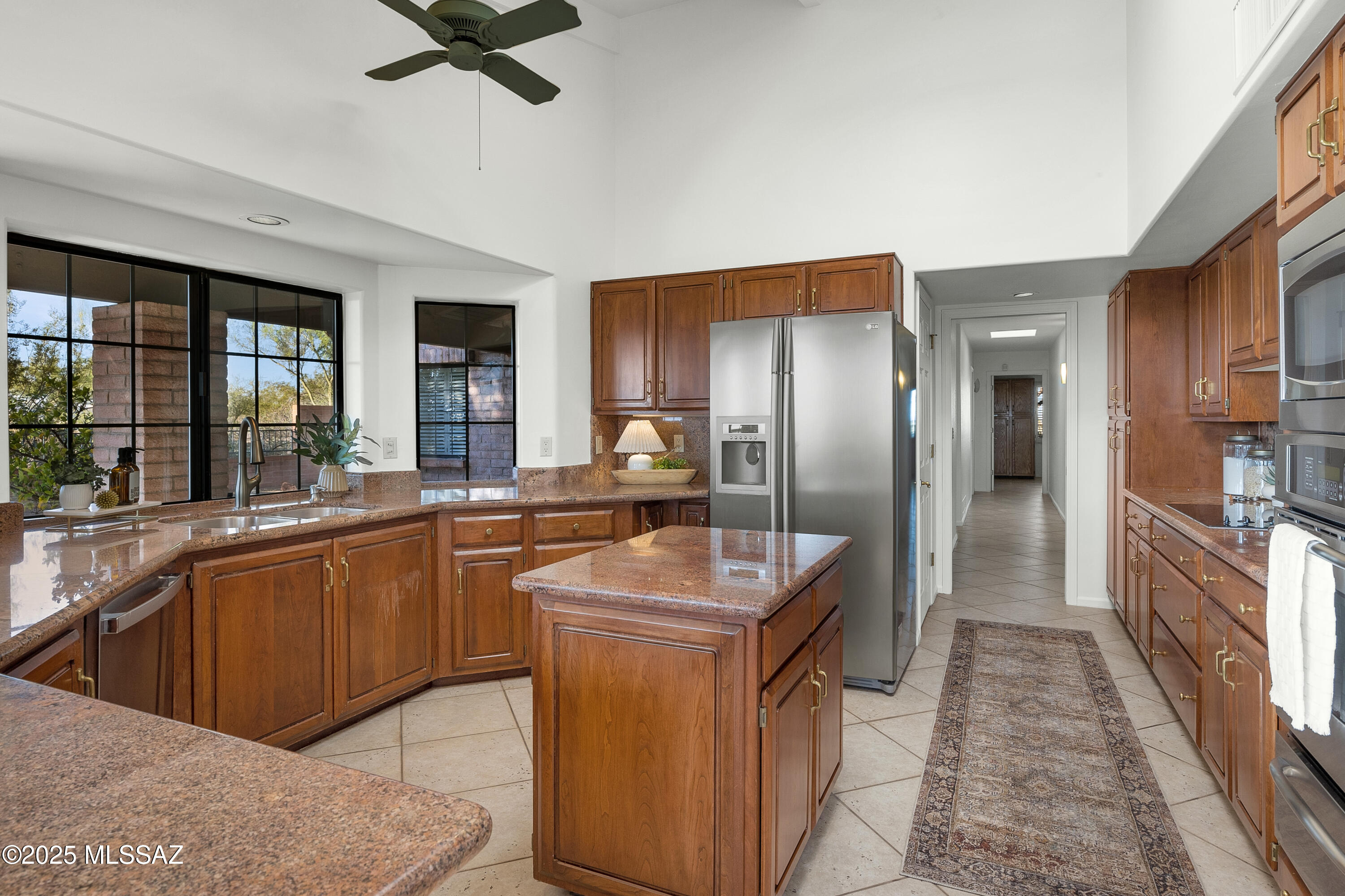 5460 N Paseo Pescado