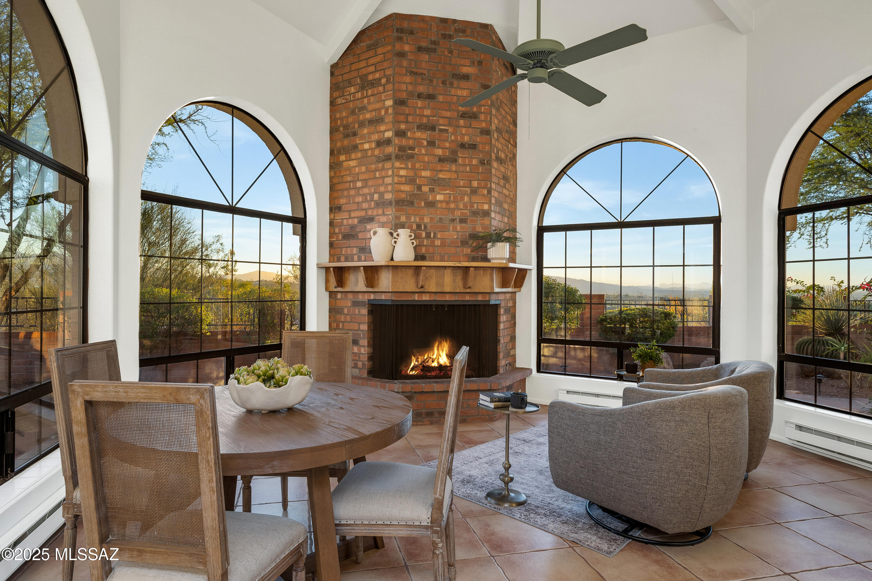5460 N Paseo Pescado