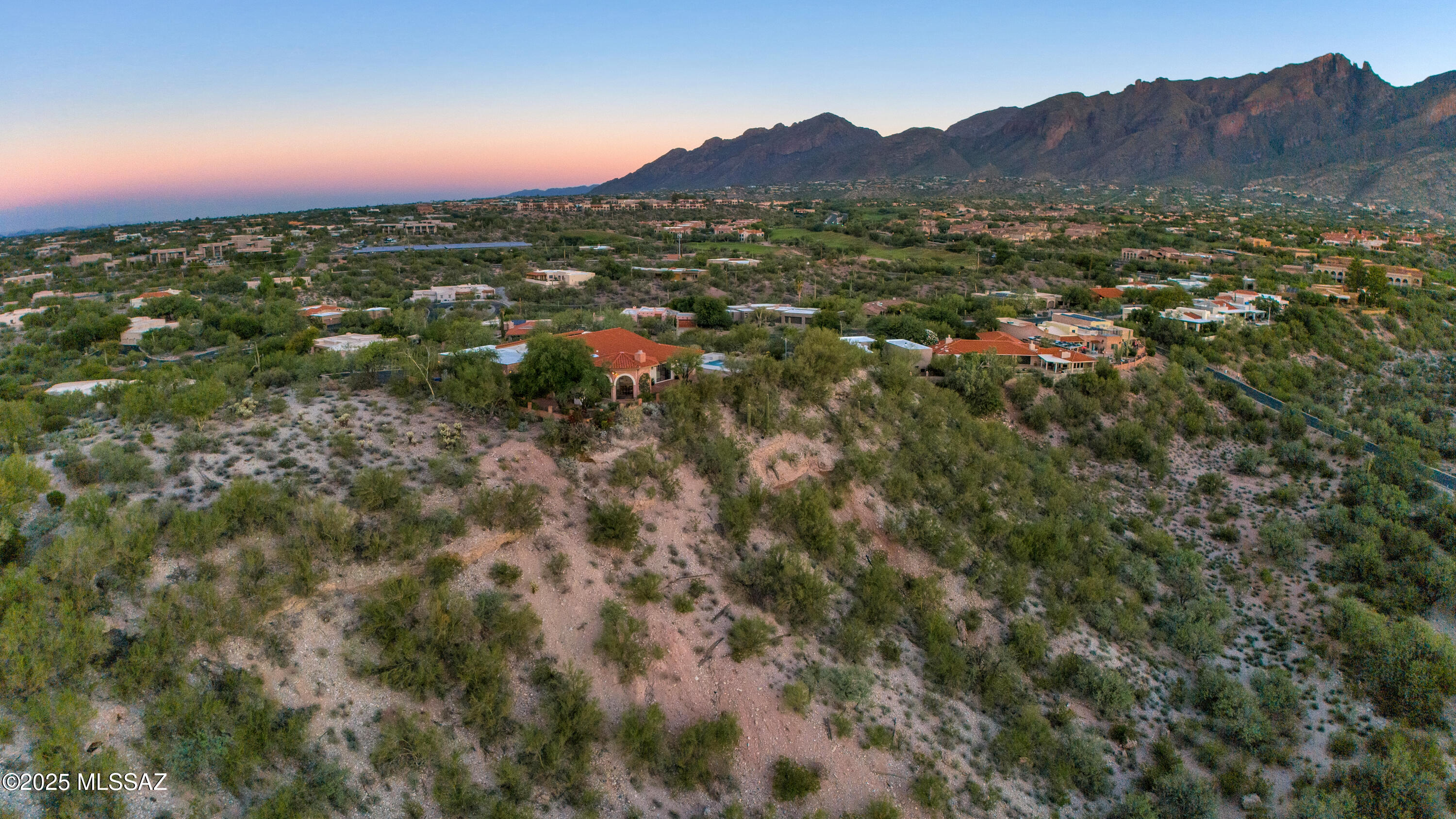 5460 N Paseo Pescado