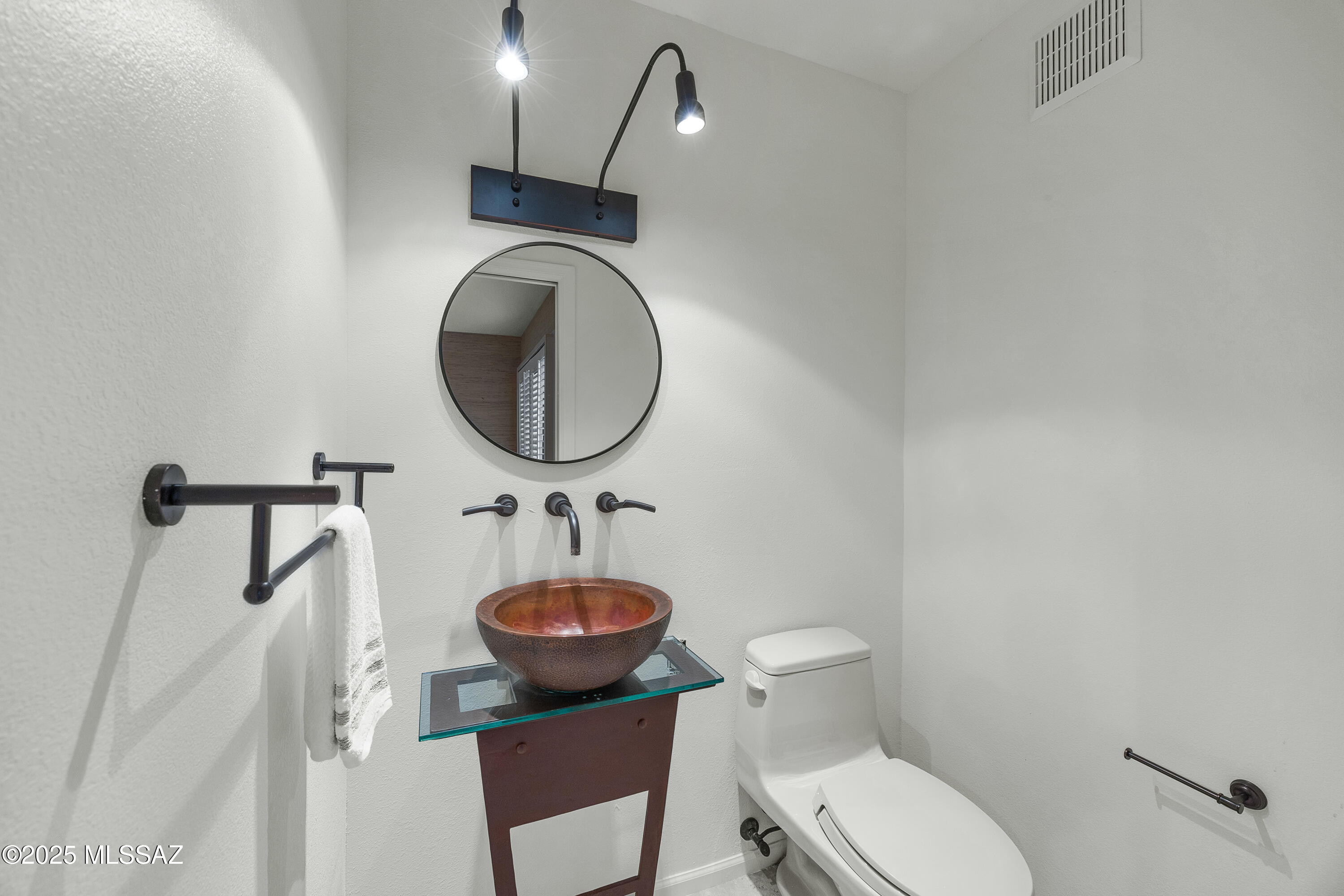 5460 N Paseo Pescado