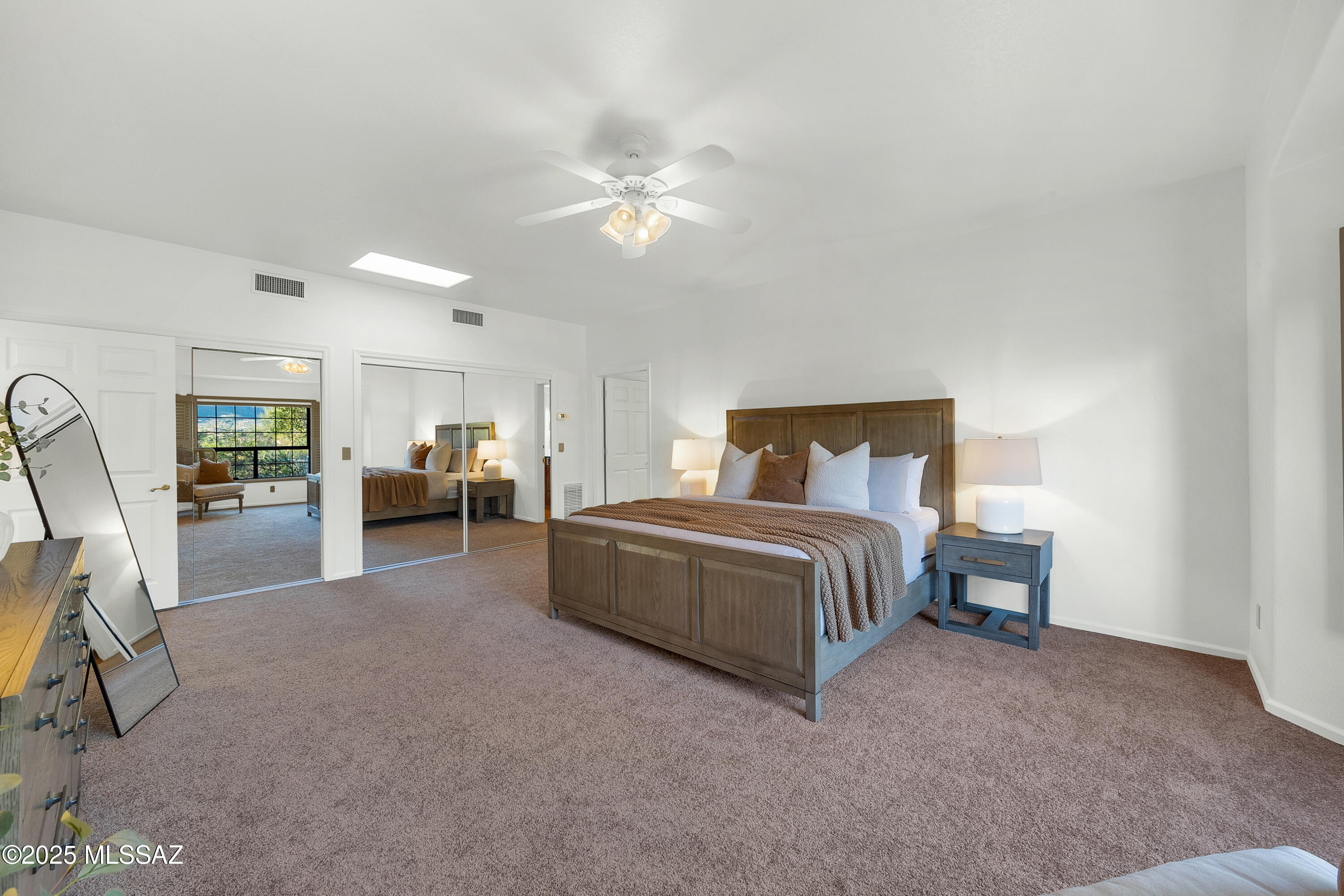5460 N Paseo Pescado