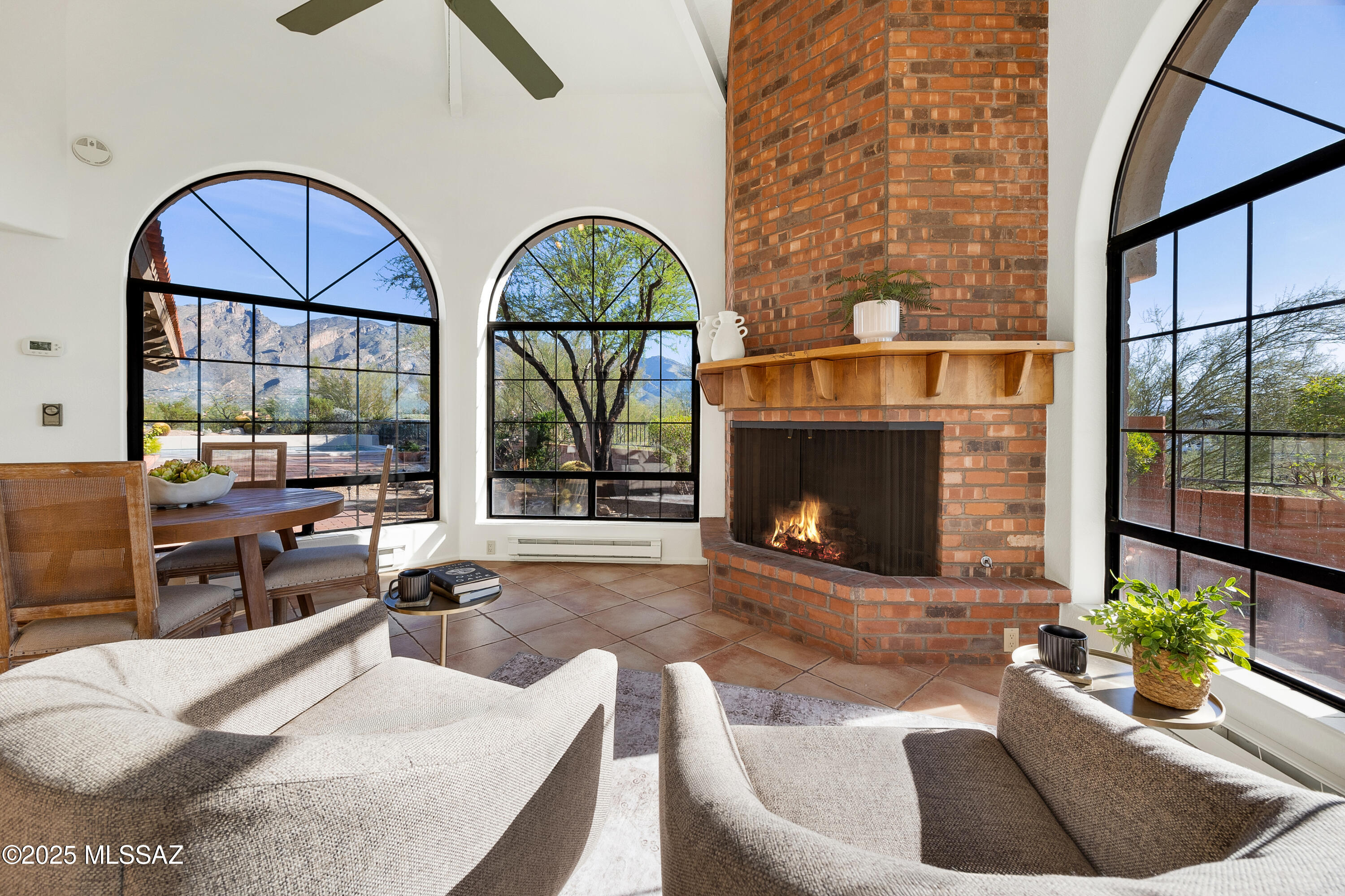 5460 N Paseo Pescado