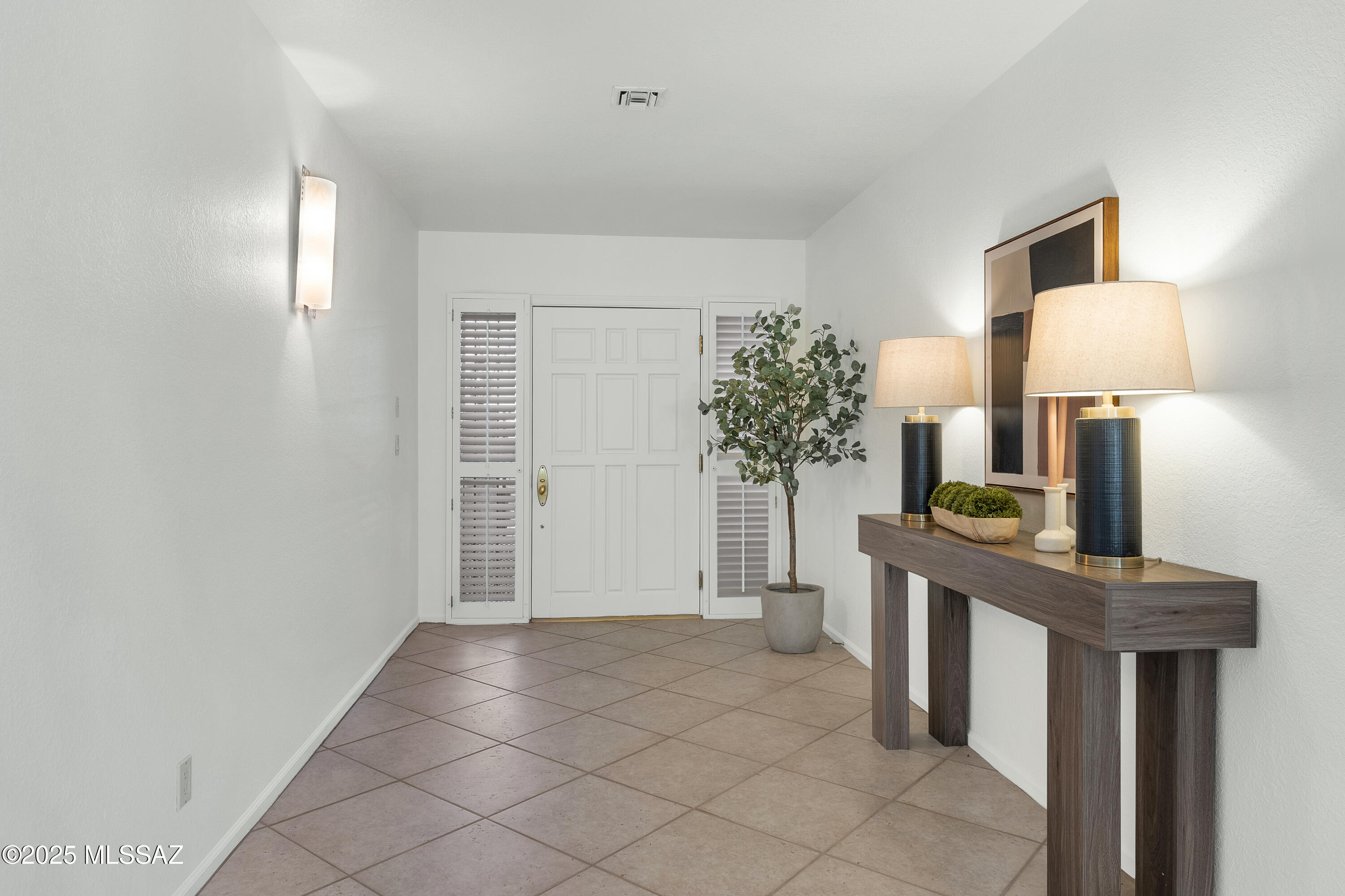 5460 N Paseo Pescado