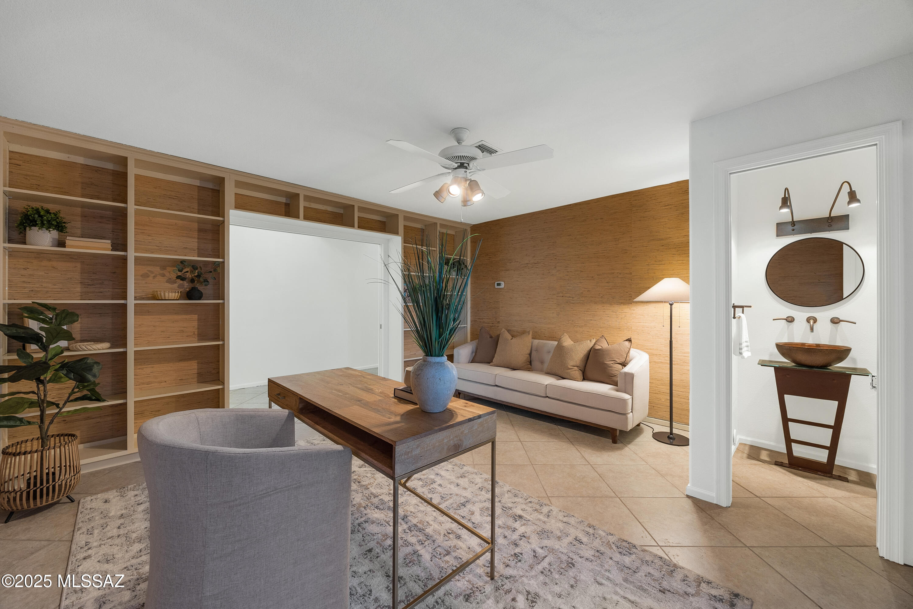 5460 N Paseo Pescado