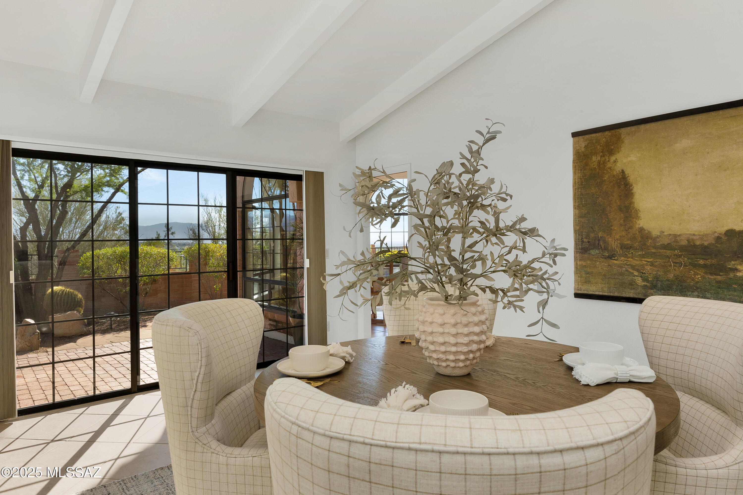 5460 N Paseo Pescado