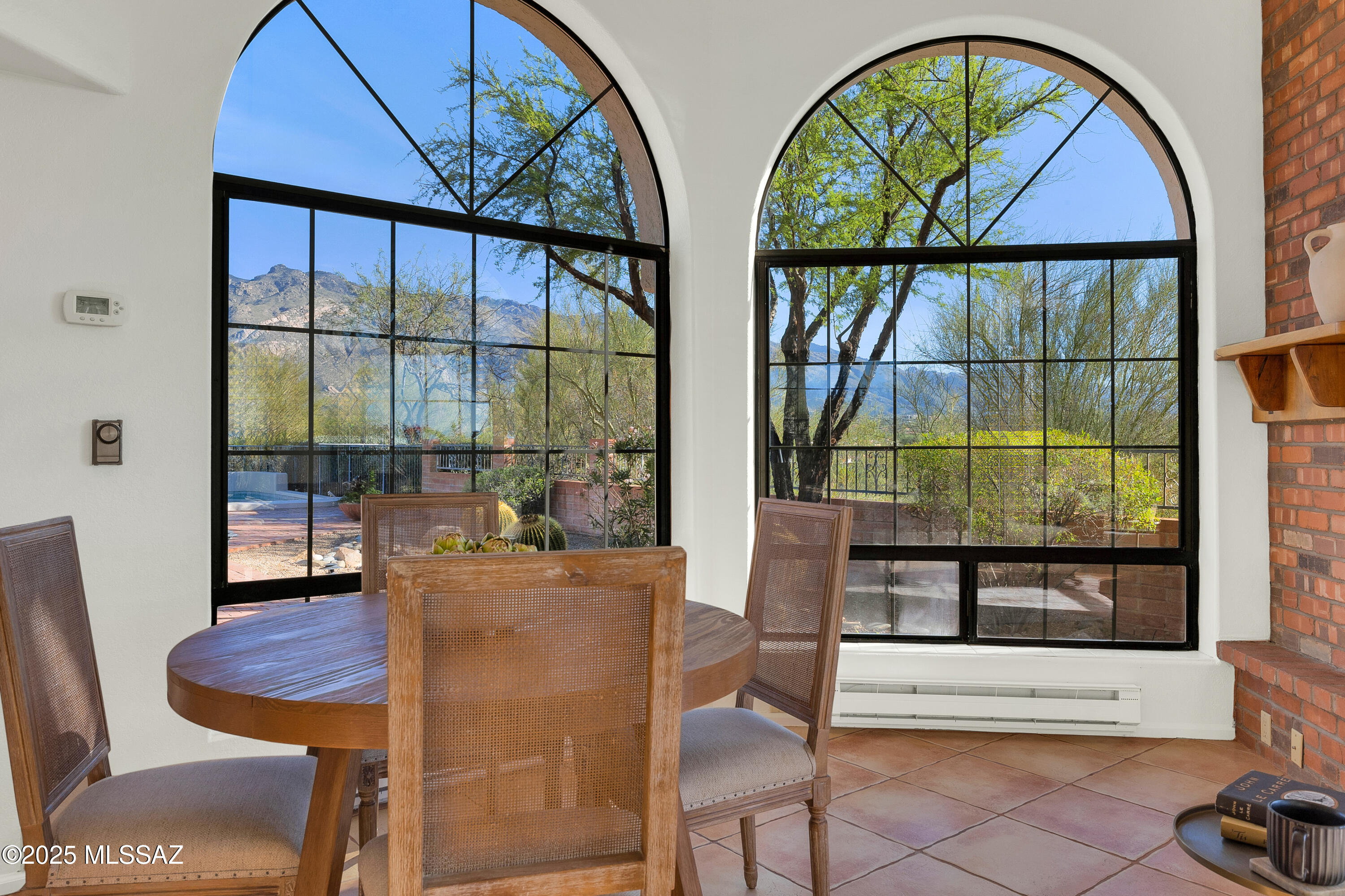 5460 N Paseo Pescado