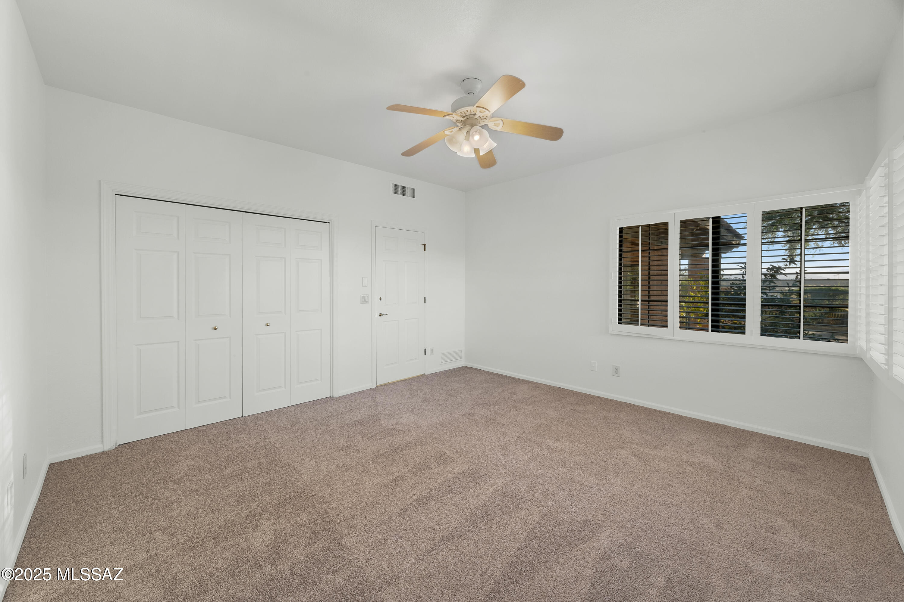 5460 N Paseo Pescado