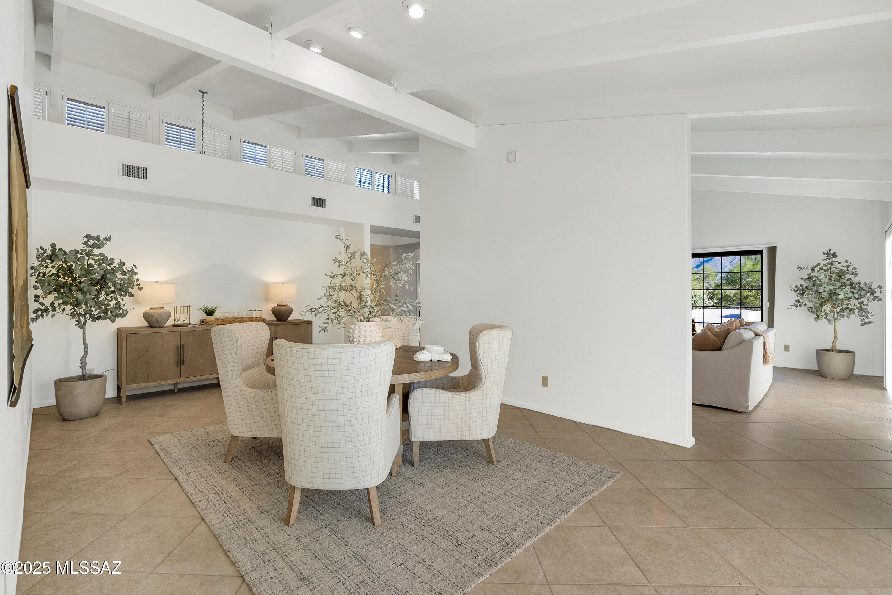 5460 N Paseo Pescado