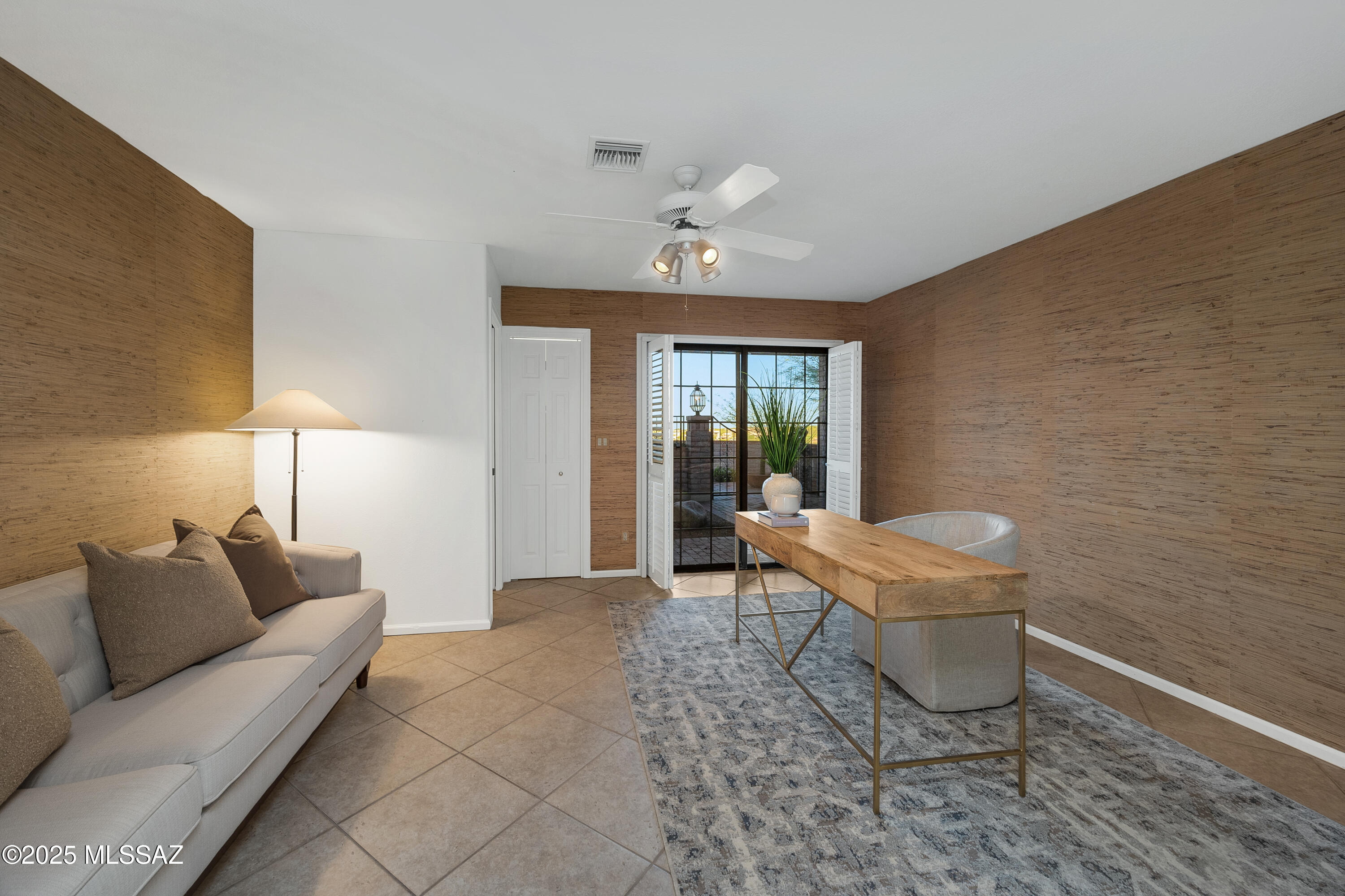 5460 N Paseo Pescado
