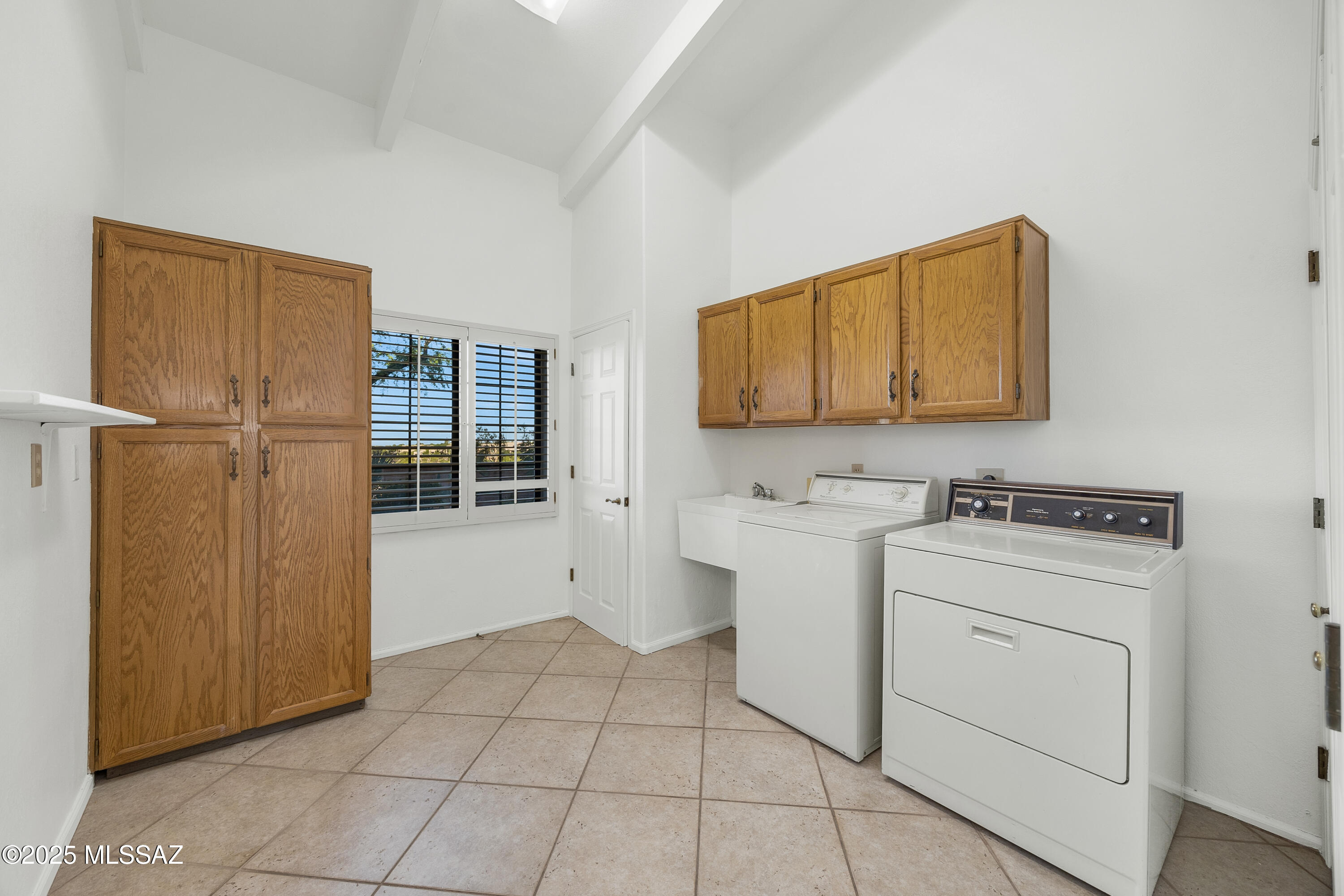 5460 N Paseo Pescado
