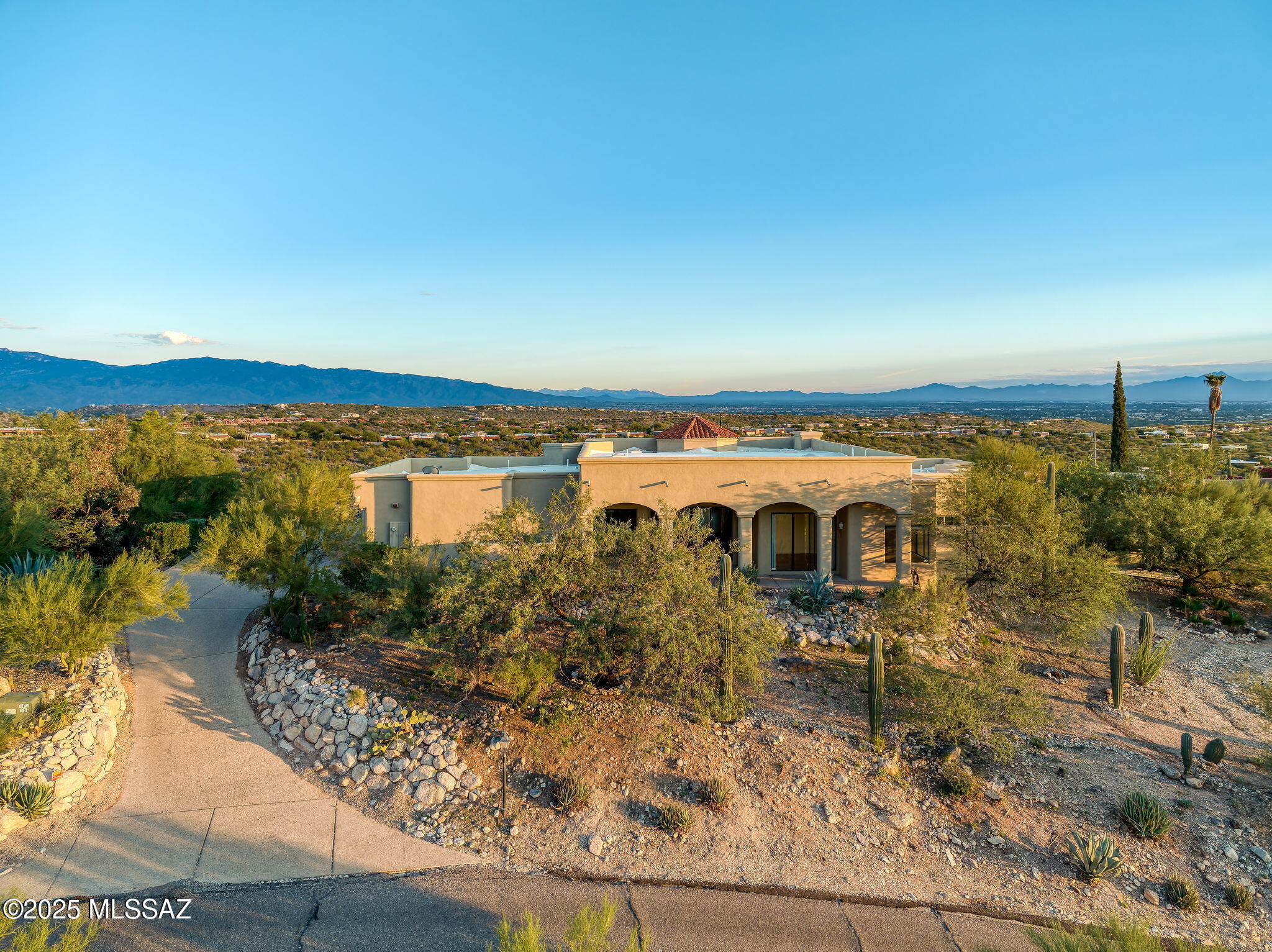 6110 E Paseo Cimarron