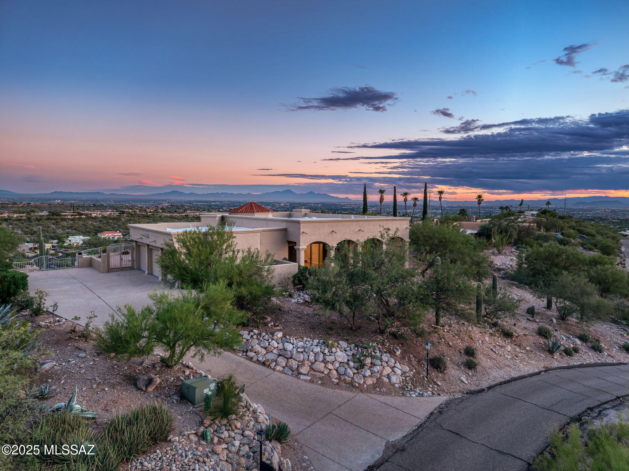 6110 E Paseo Cimarron