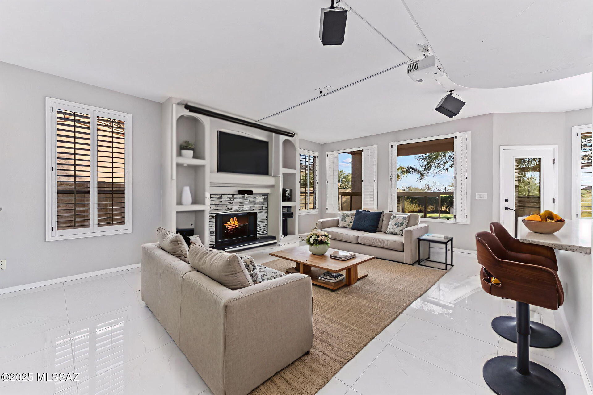 2025 W Golden Rose Place