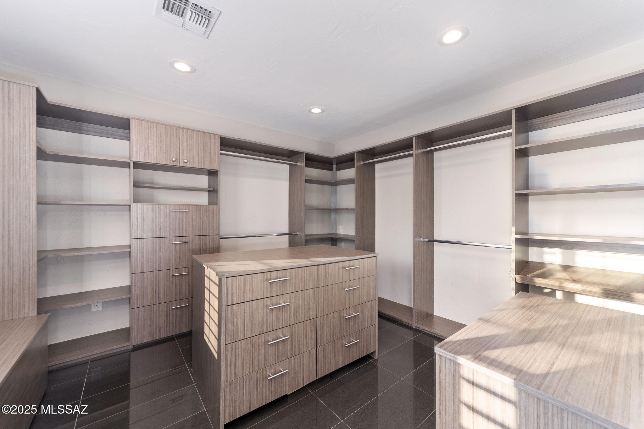 2025 W Golden Rose Place