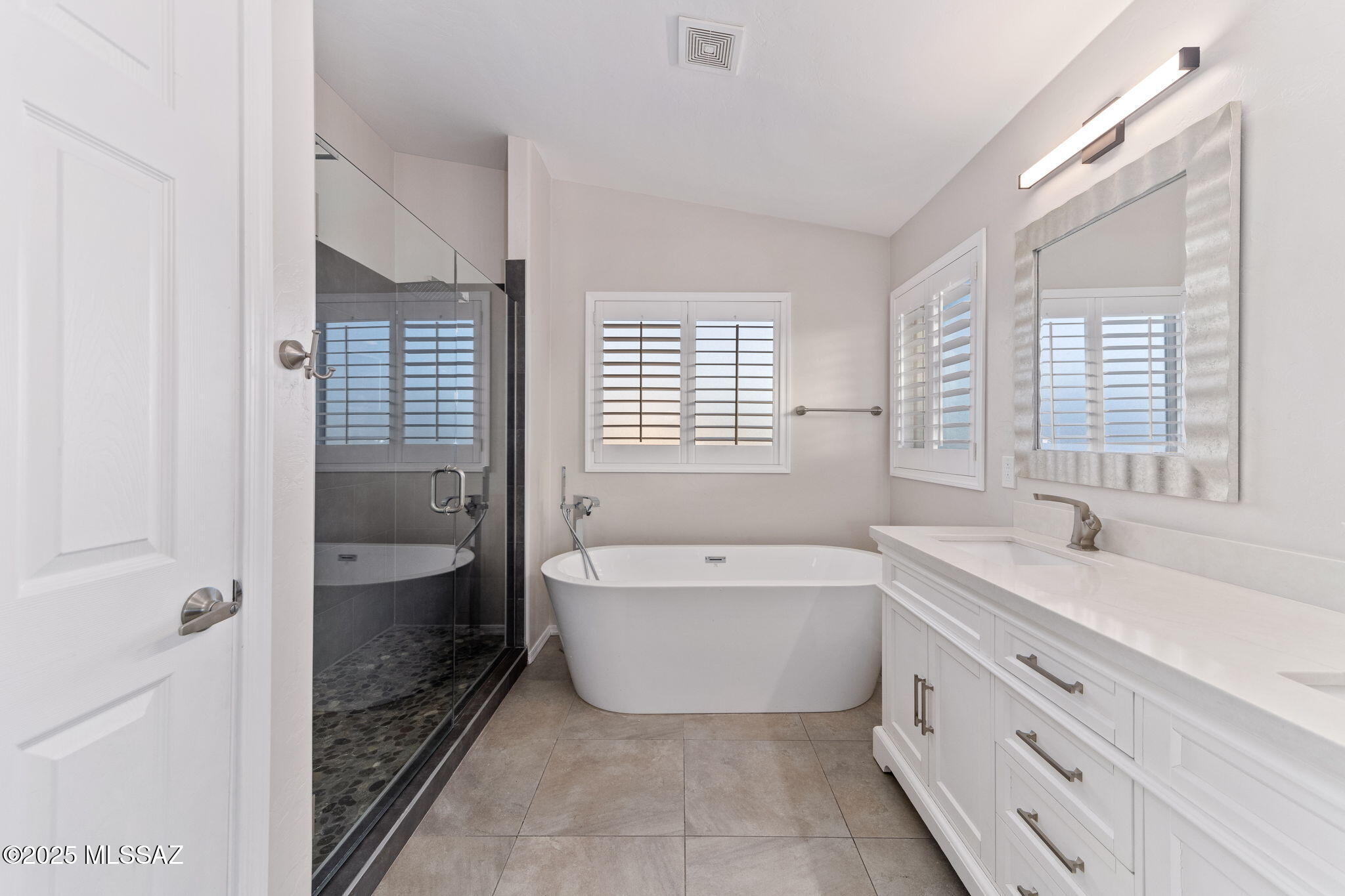 2025 W Golden Rose Place
