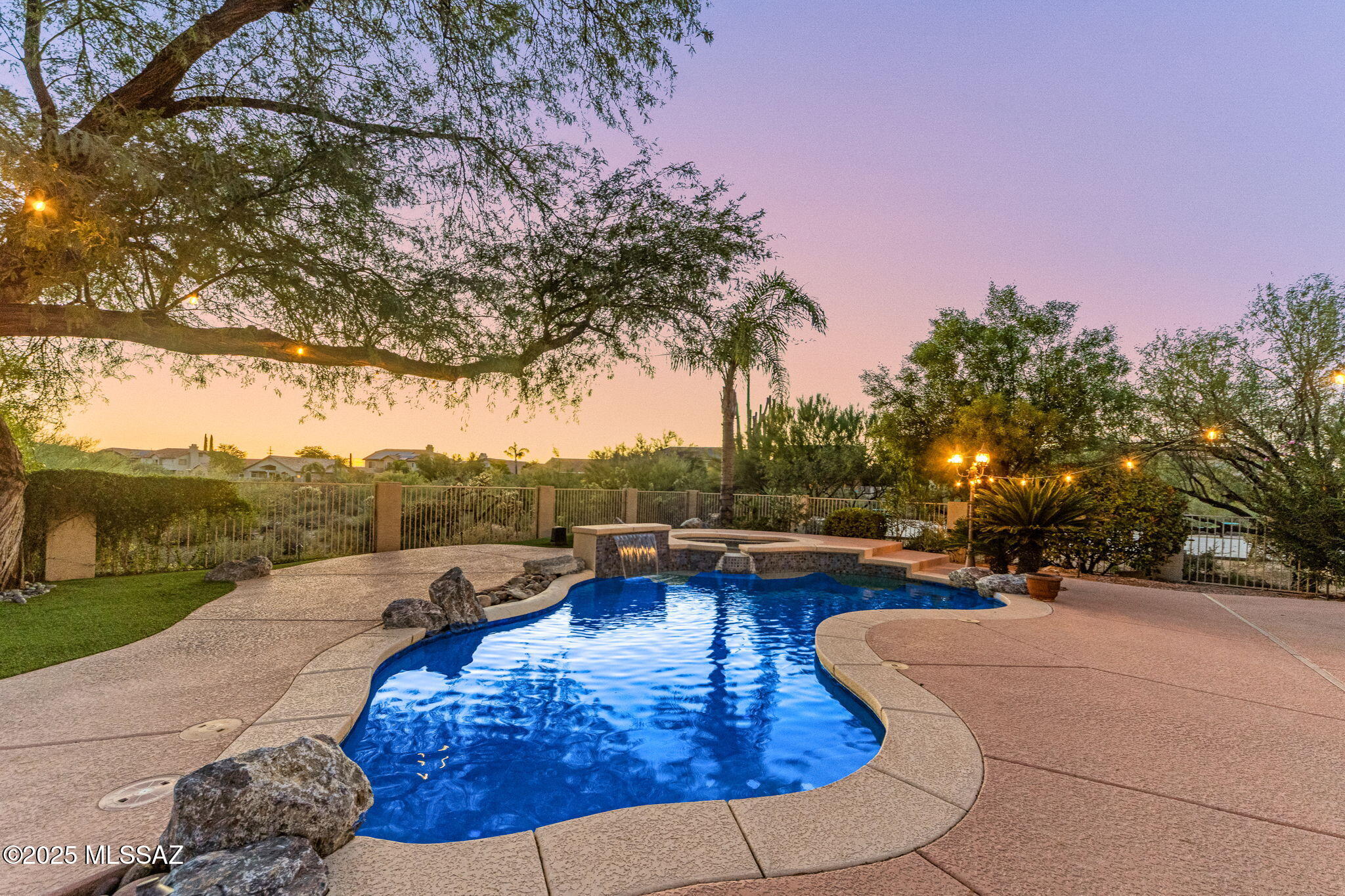 2025 W Golden Rose Place