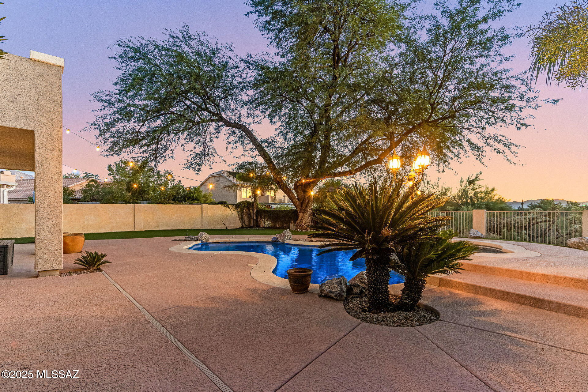 2025 W Golden Rose Place