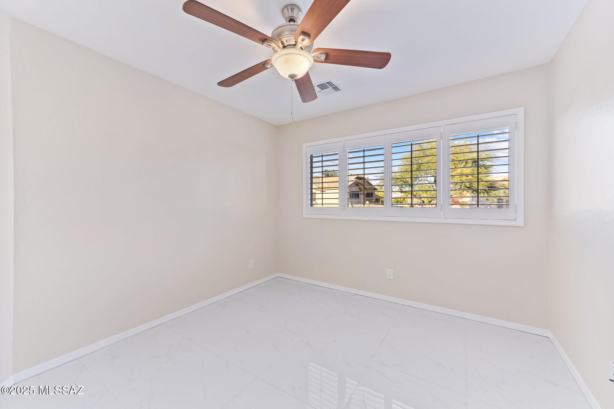 2025 W Golden Rose Place