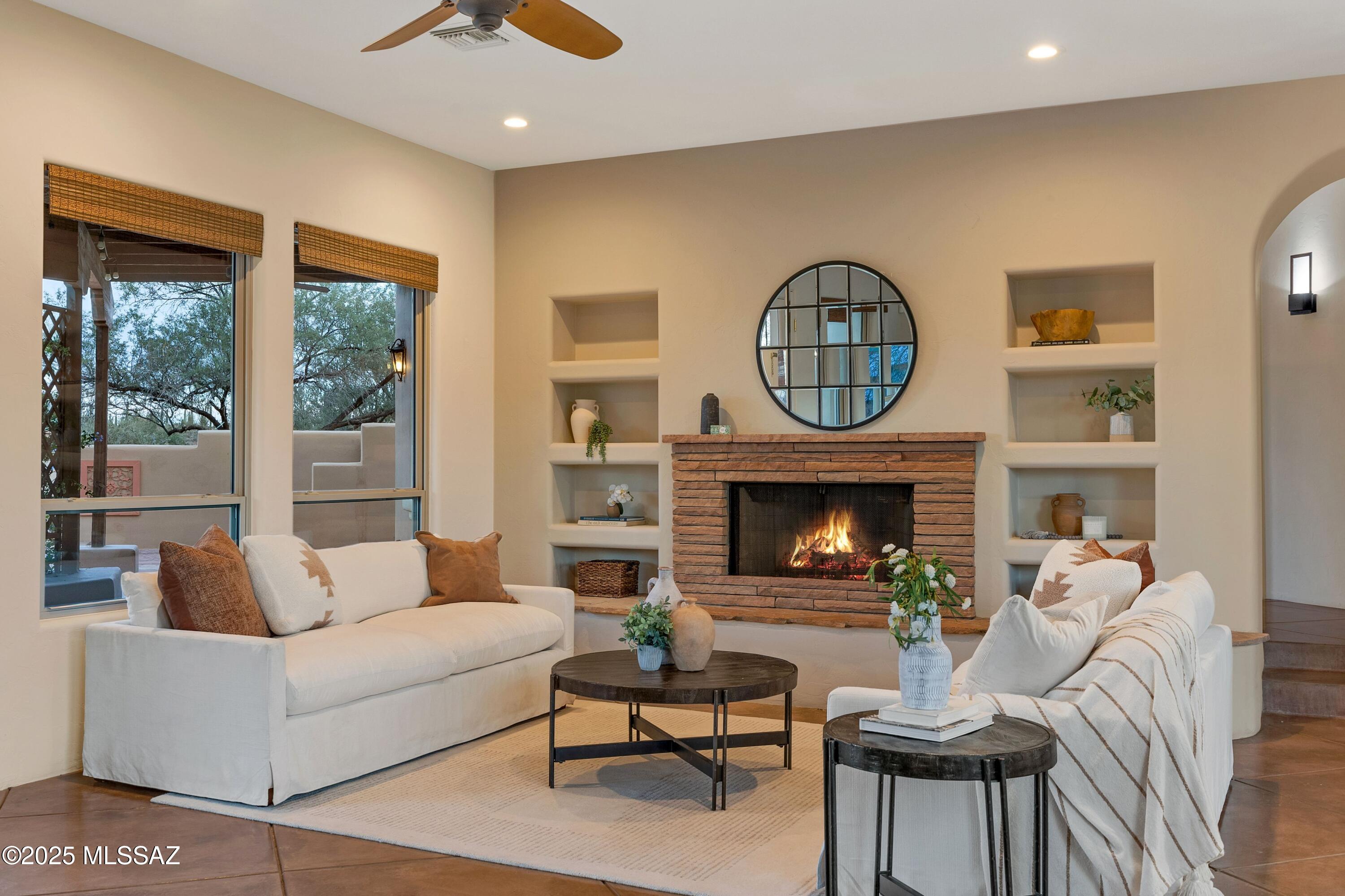 6539 W El Camino Del Cerro