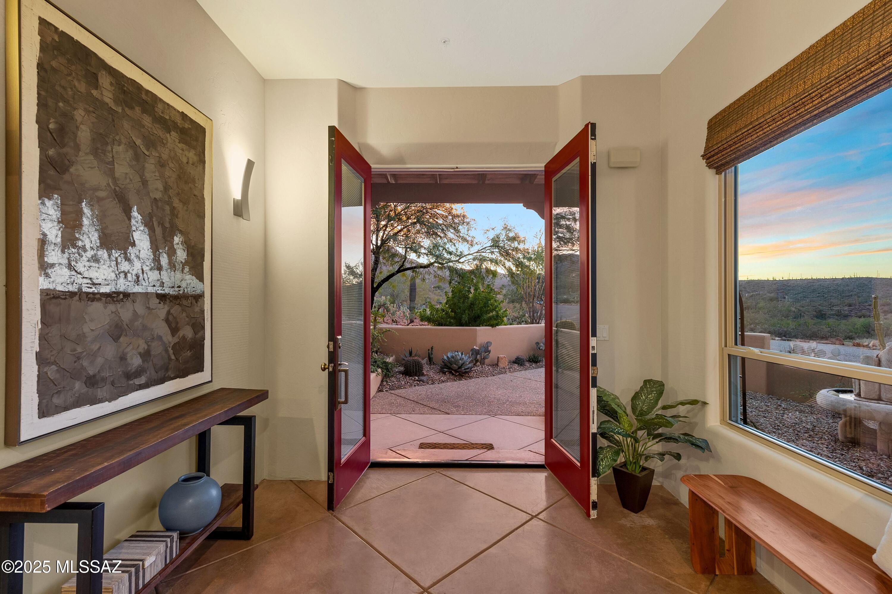 6539 W El Camino Del Cerro