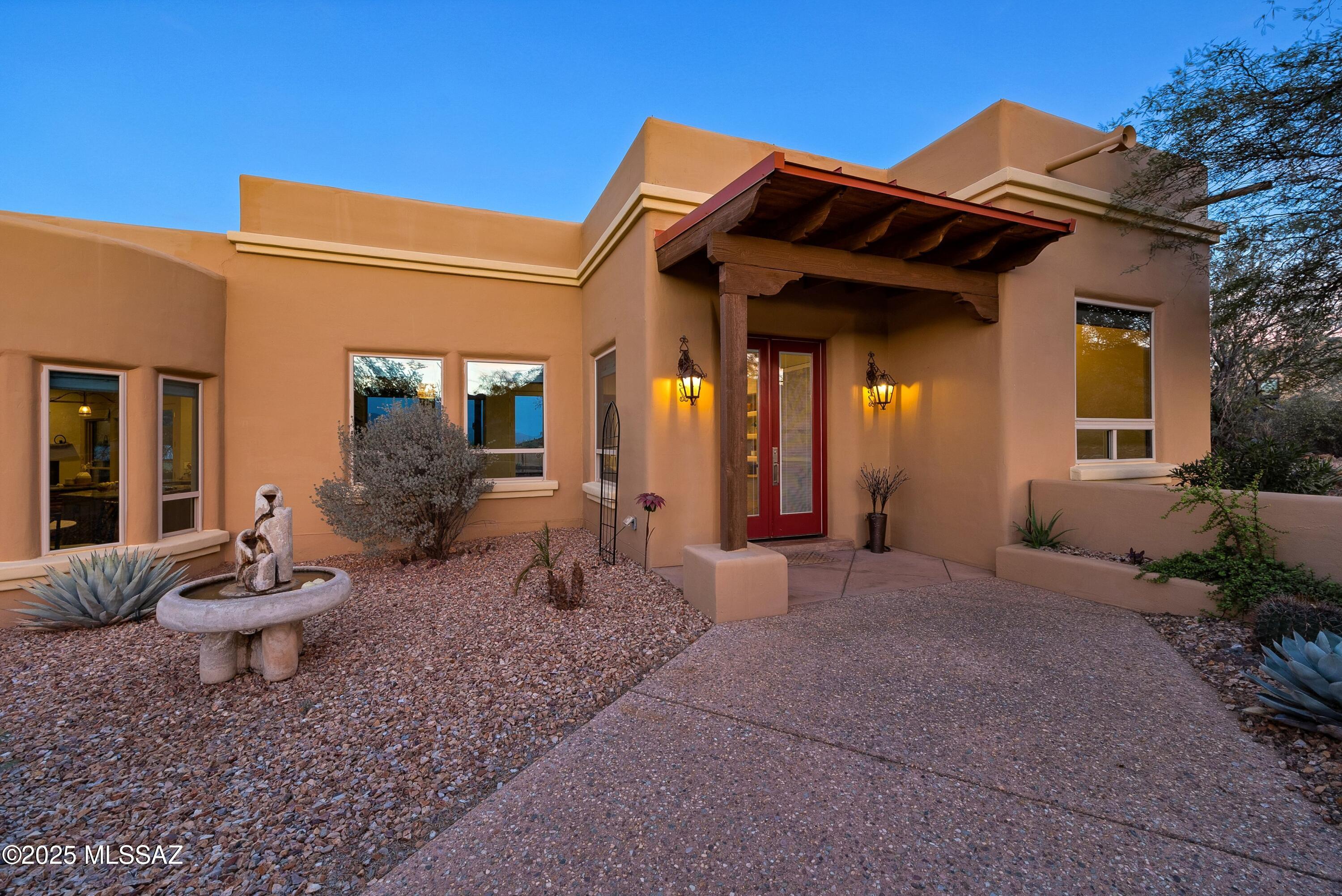 6539 W El Camino Del Cerro