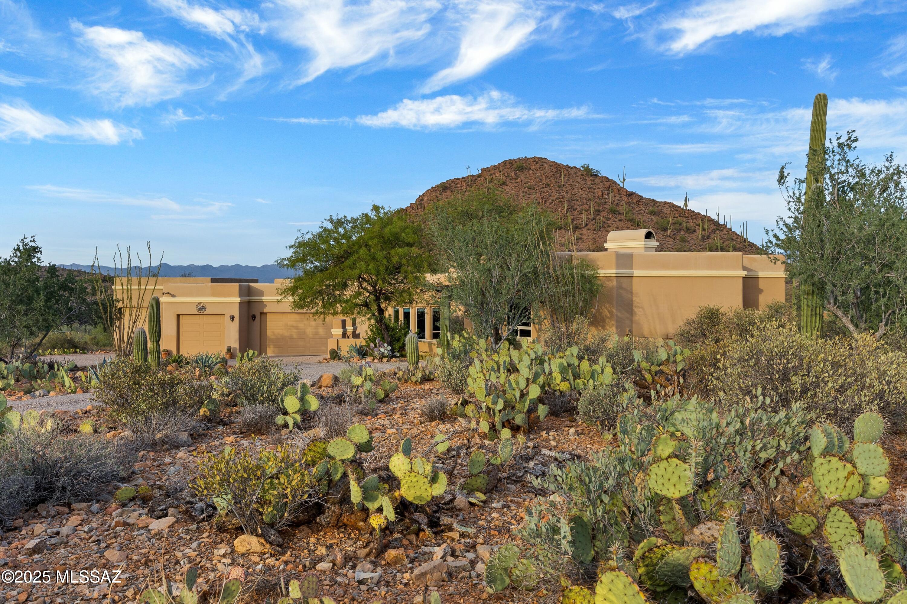 6539 W El Camino Del Cerro