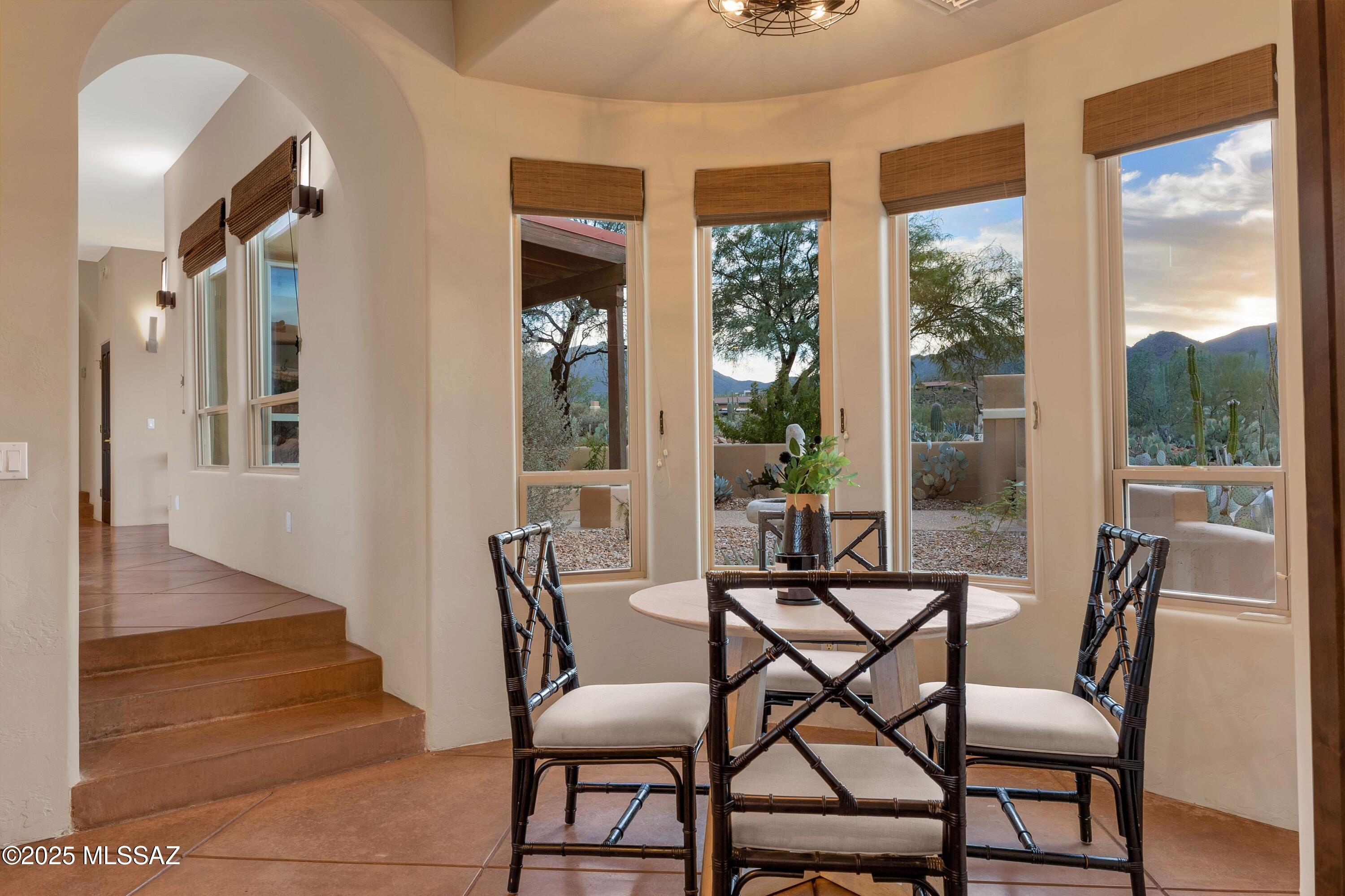 6539 W El Camino Del Cerro