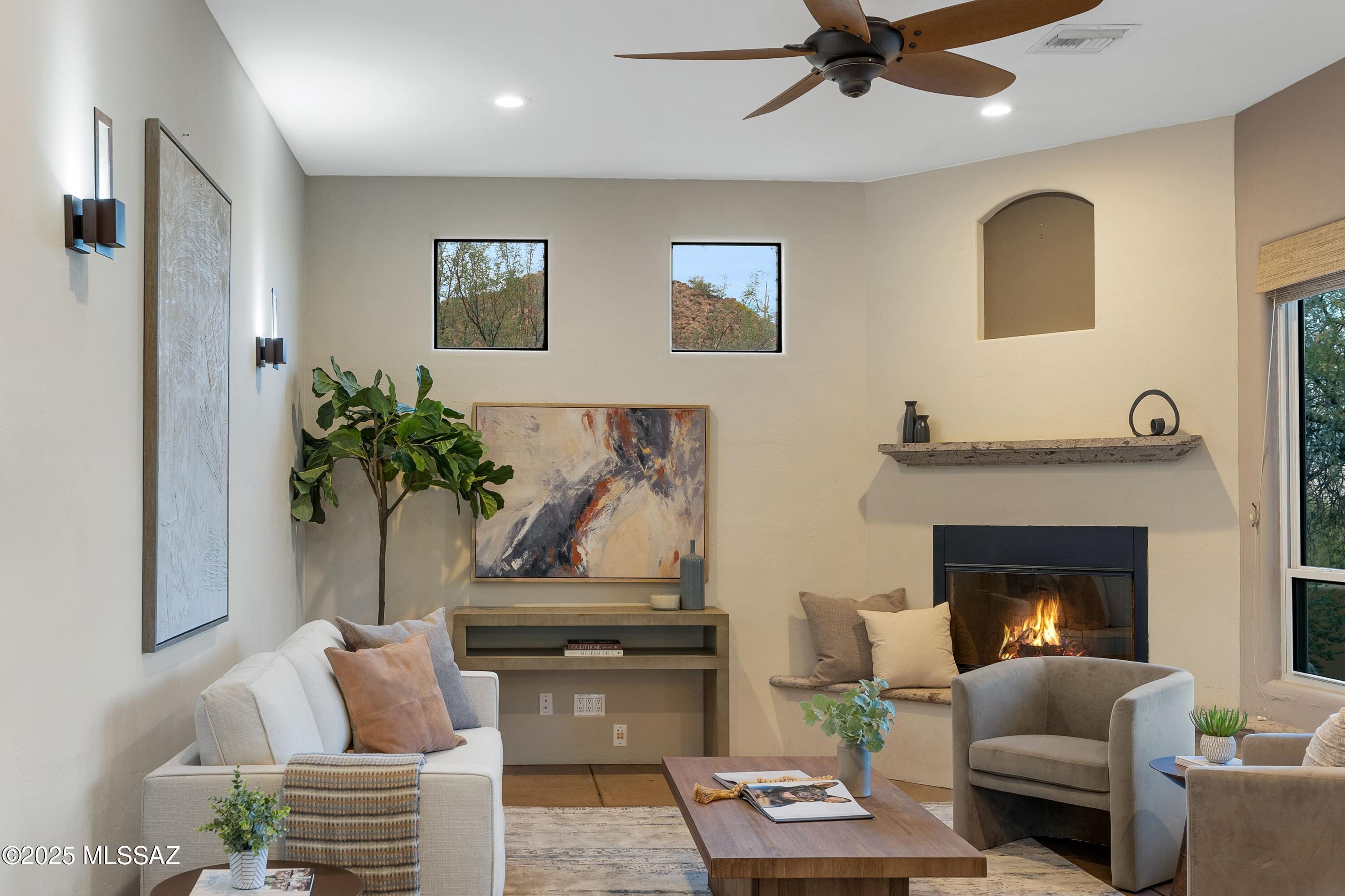 6539 W El Camino Del Cerro