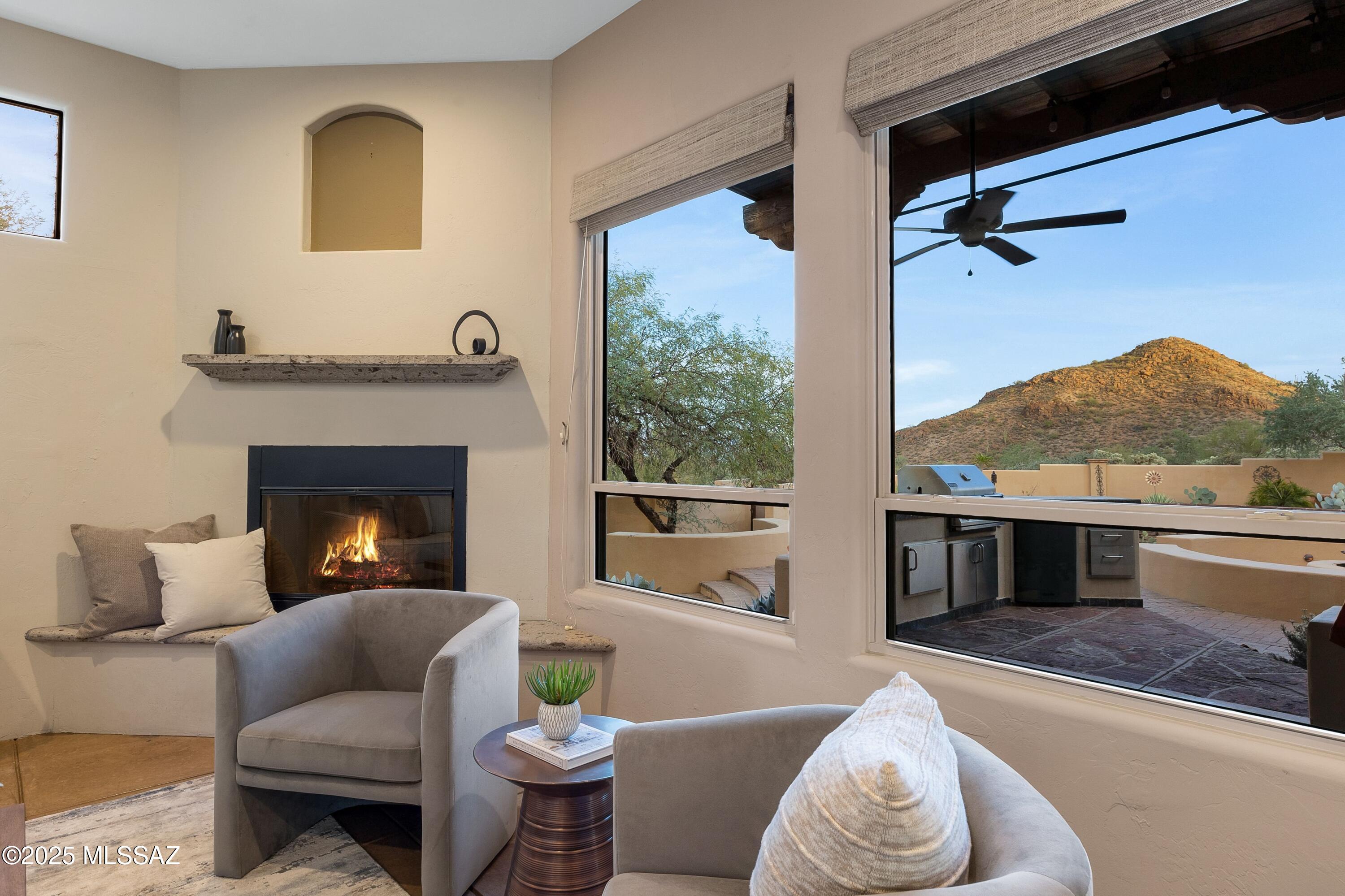 6539 W El Camino Del Cerro