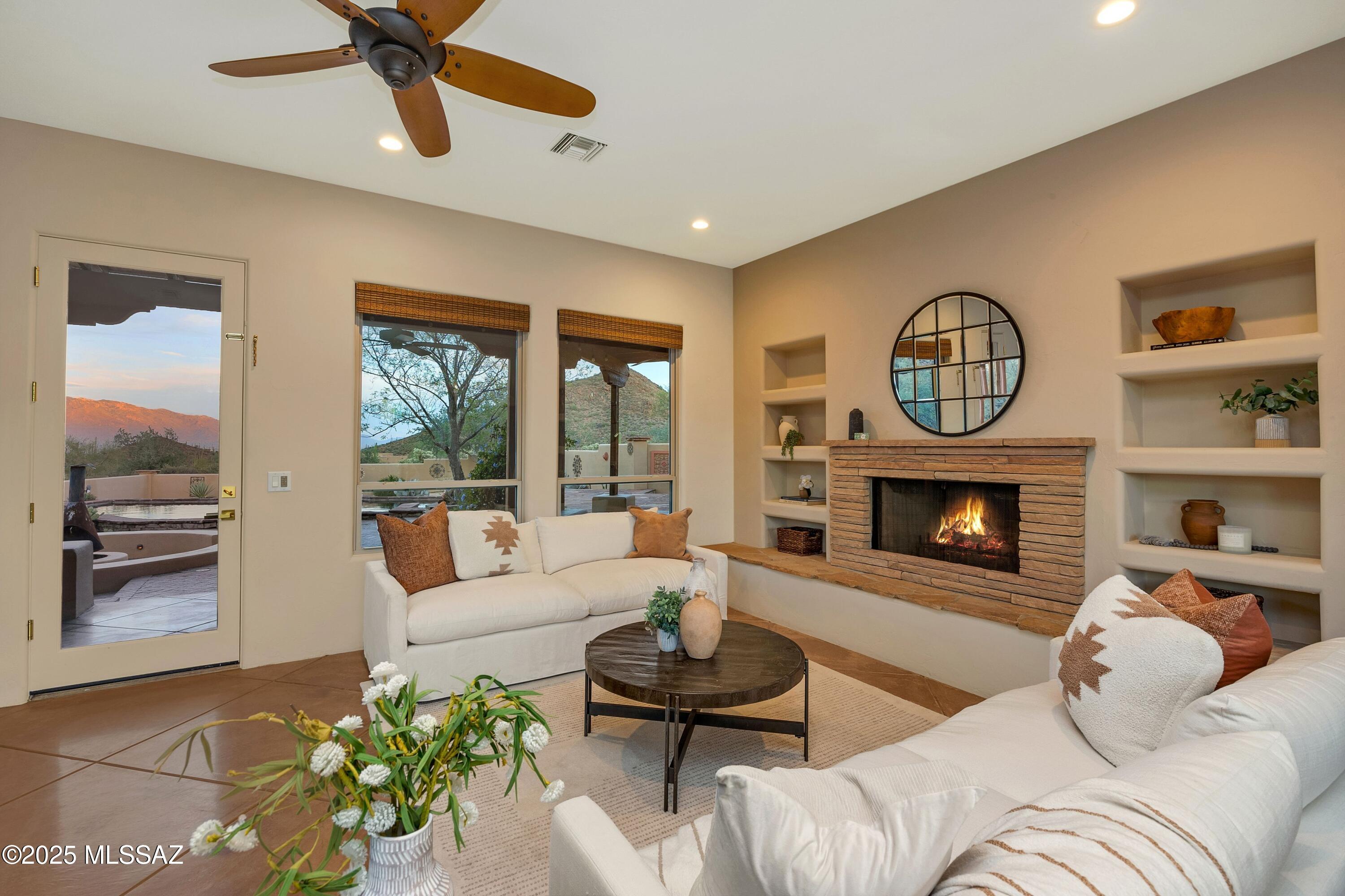 6539 W El Camino Del Cerro
