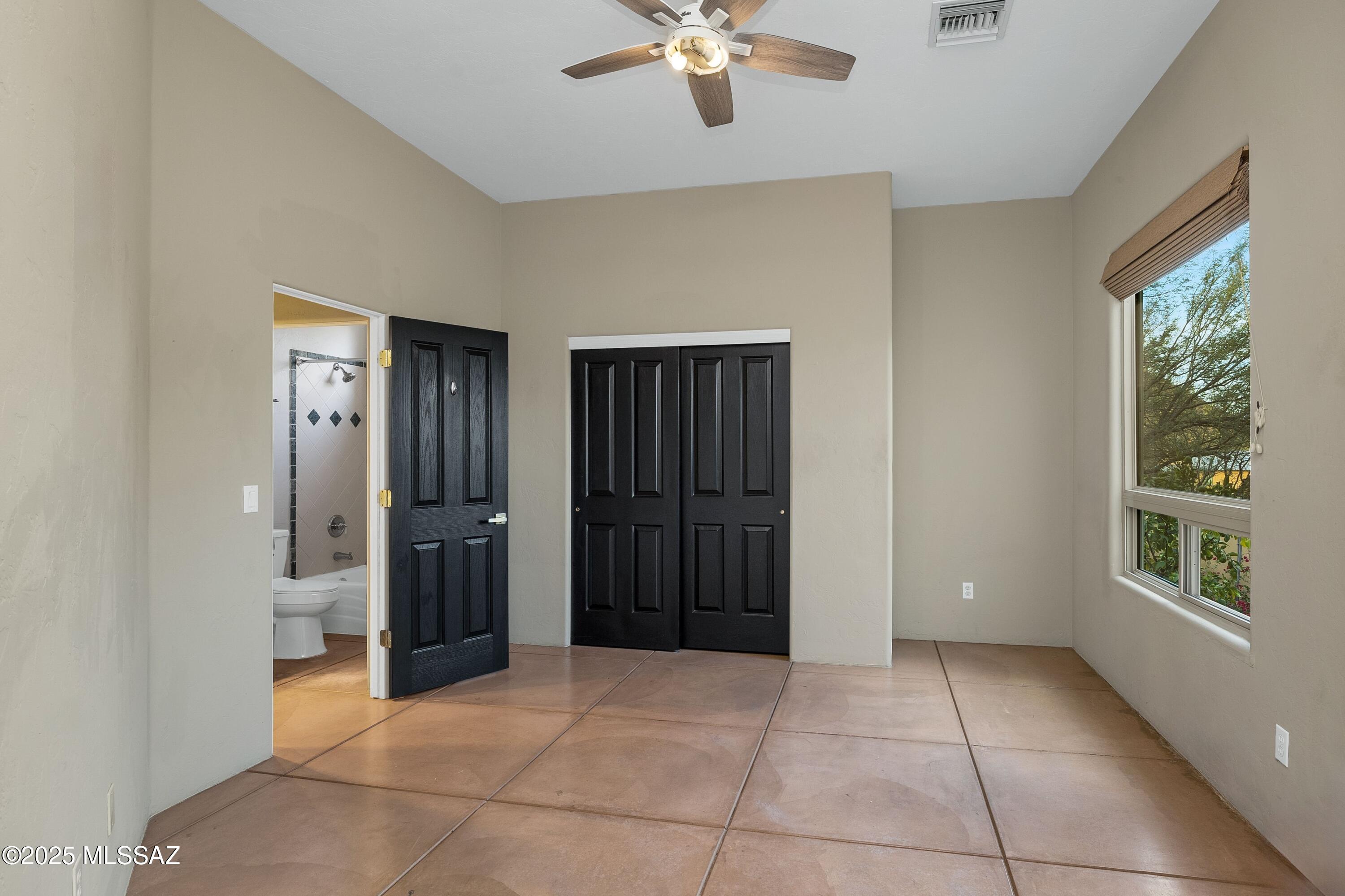 6539 W El Camino Del Cerro