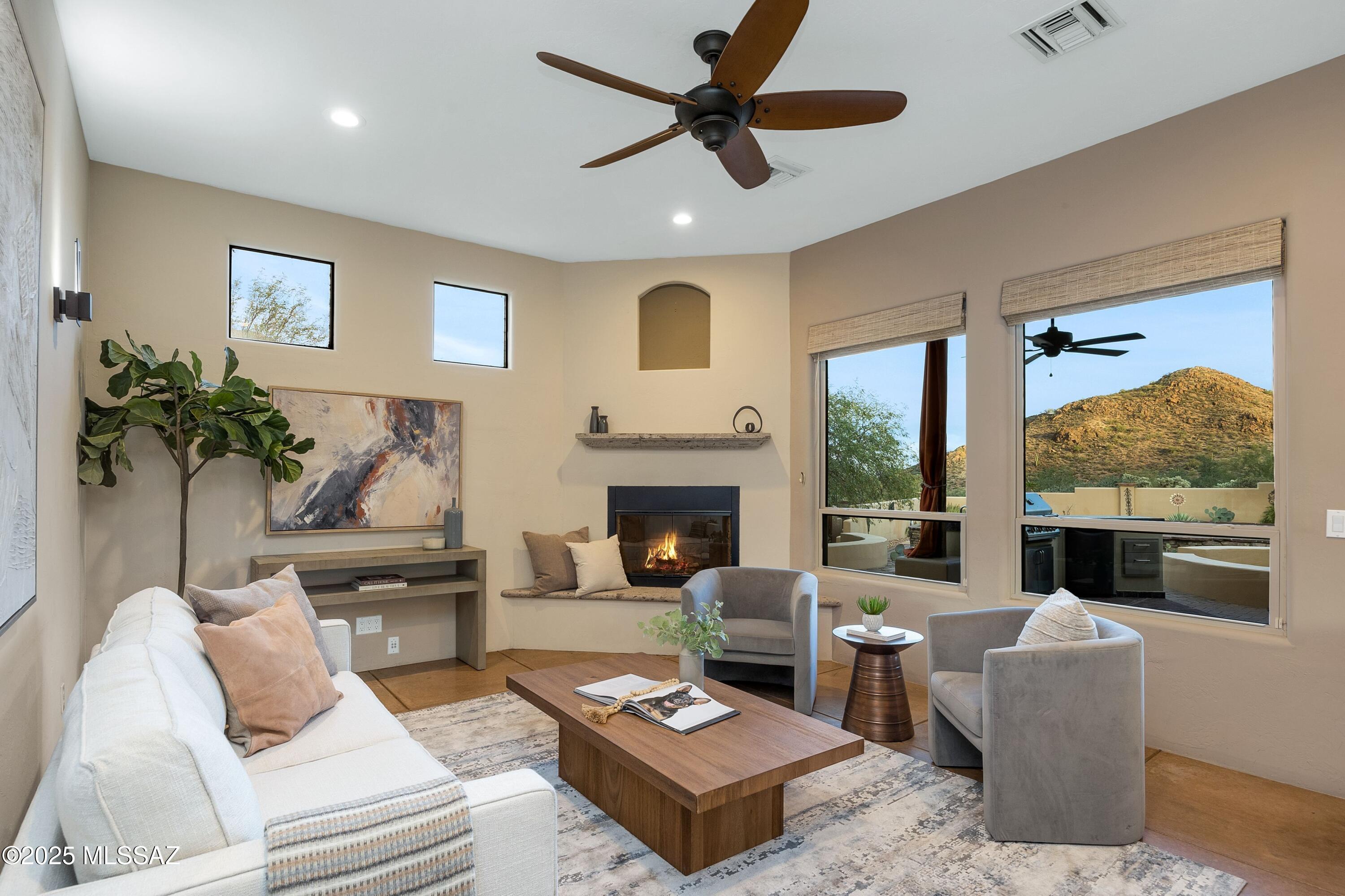 6539 W El Camino Del Cerro