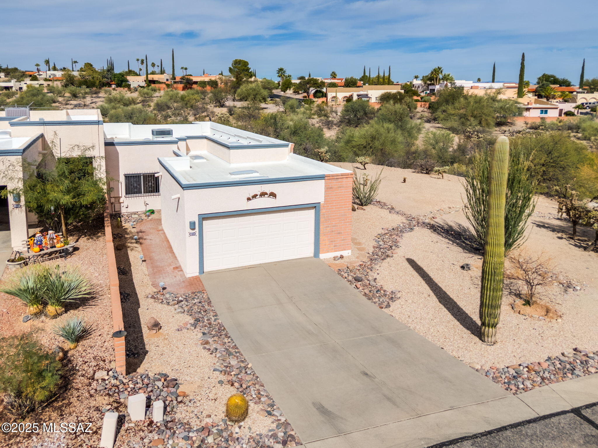 934 W Via Del Pardillo