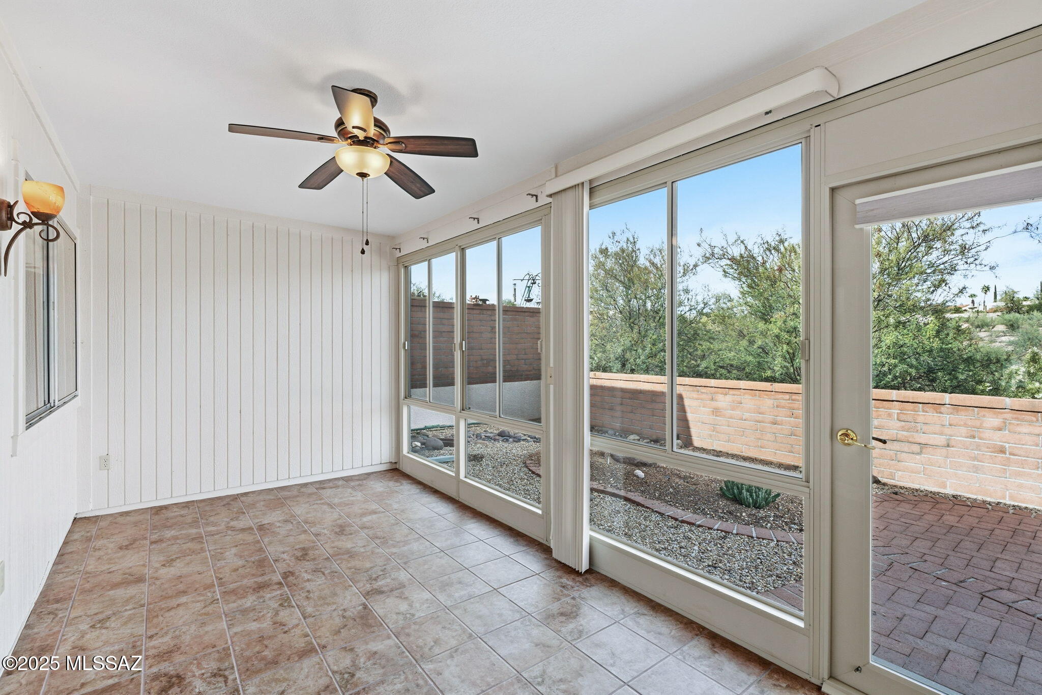 934 W Via Del Pardillo
