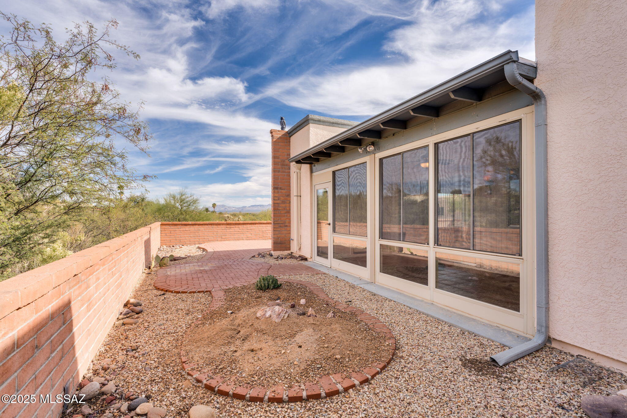 934 W Via Del Pardillo