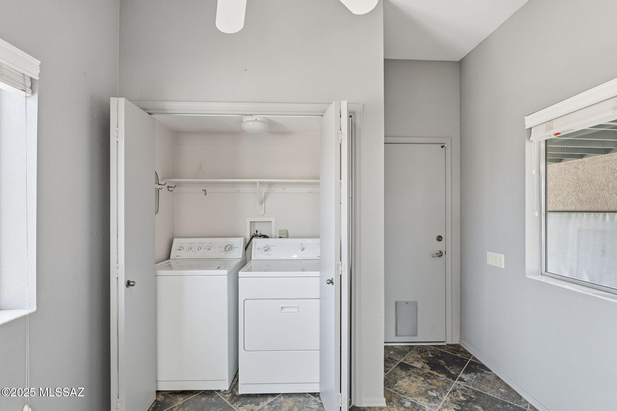 934 W Via Del Pardillo
