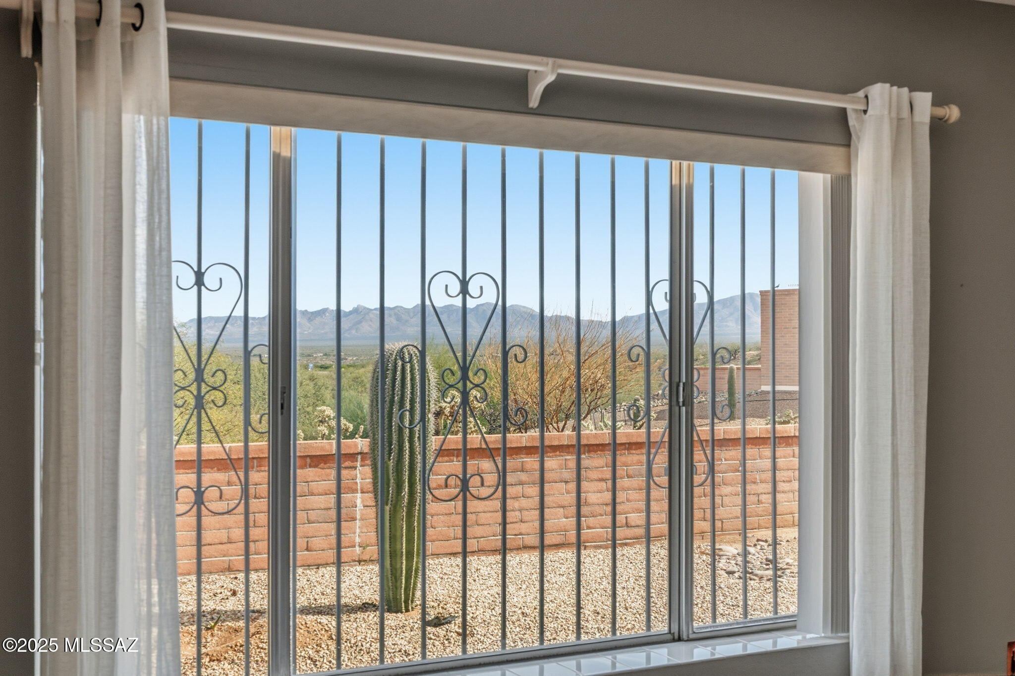 934 W Via Del Pardillo