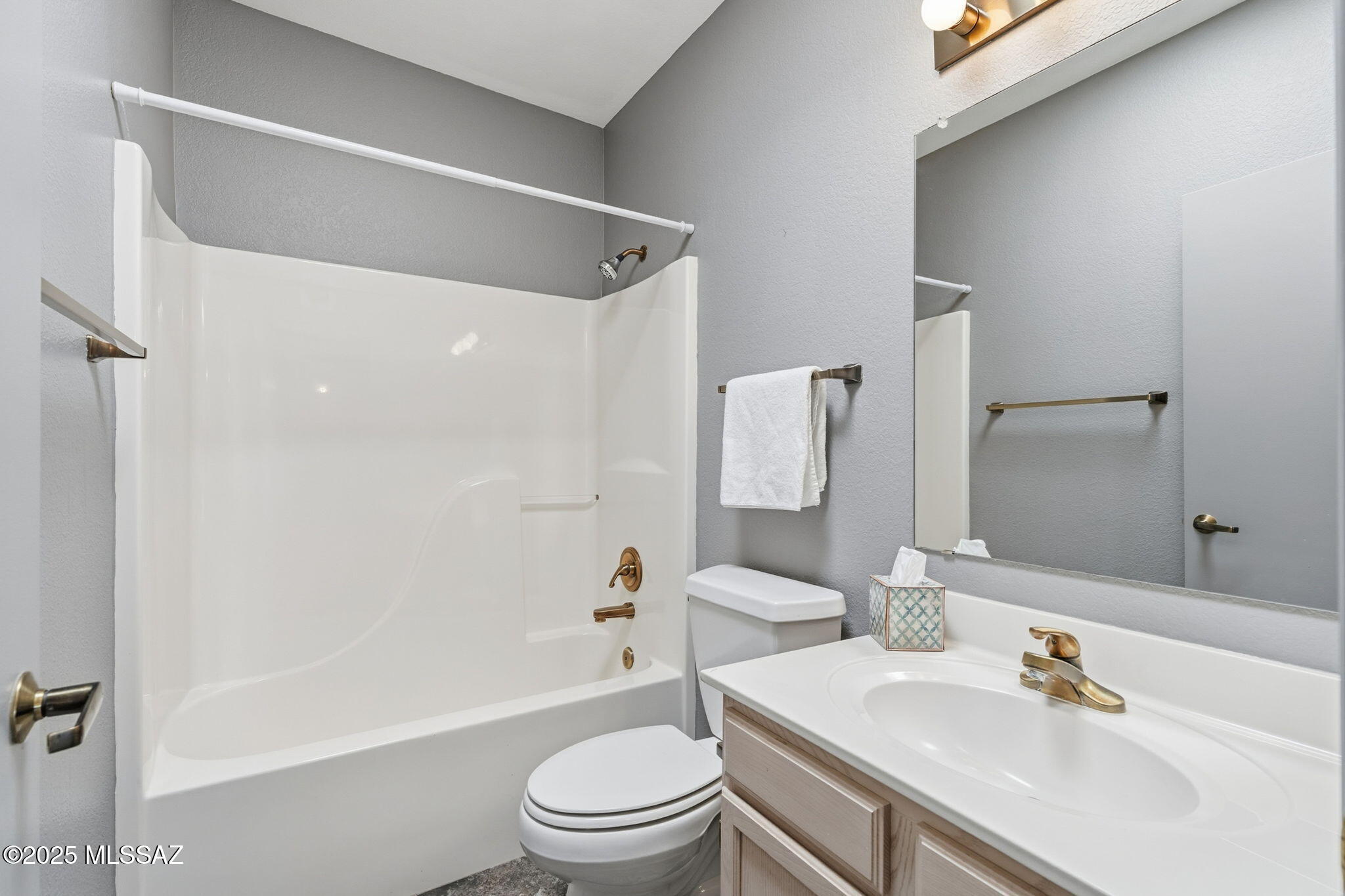 934 W Via Del Pardillo