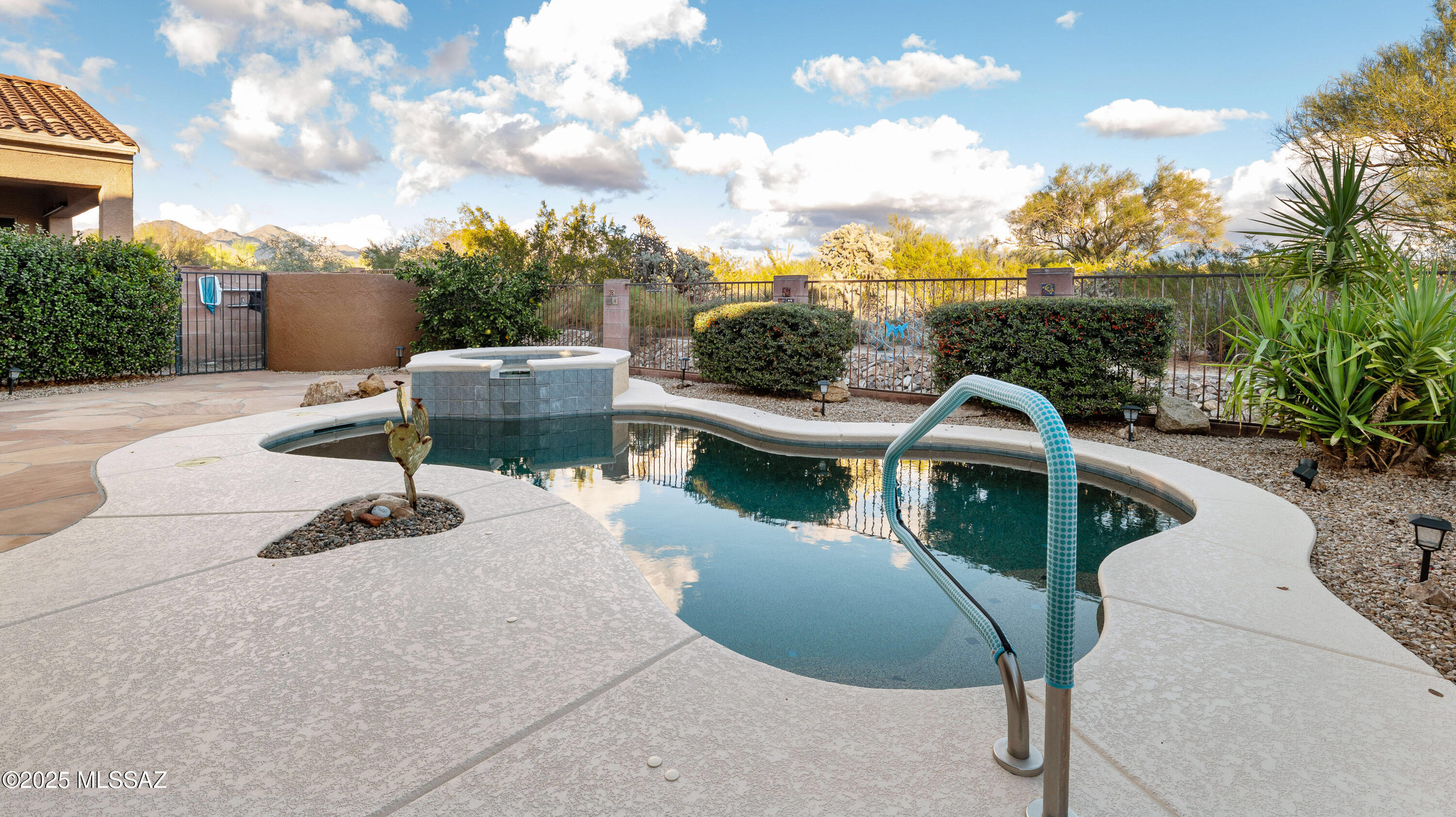 12580 N New Reflection Drive