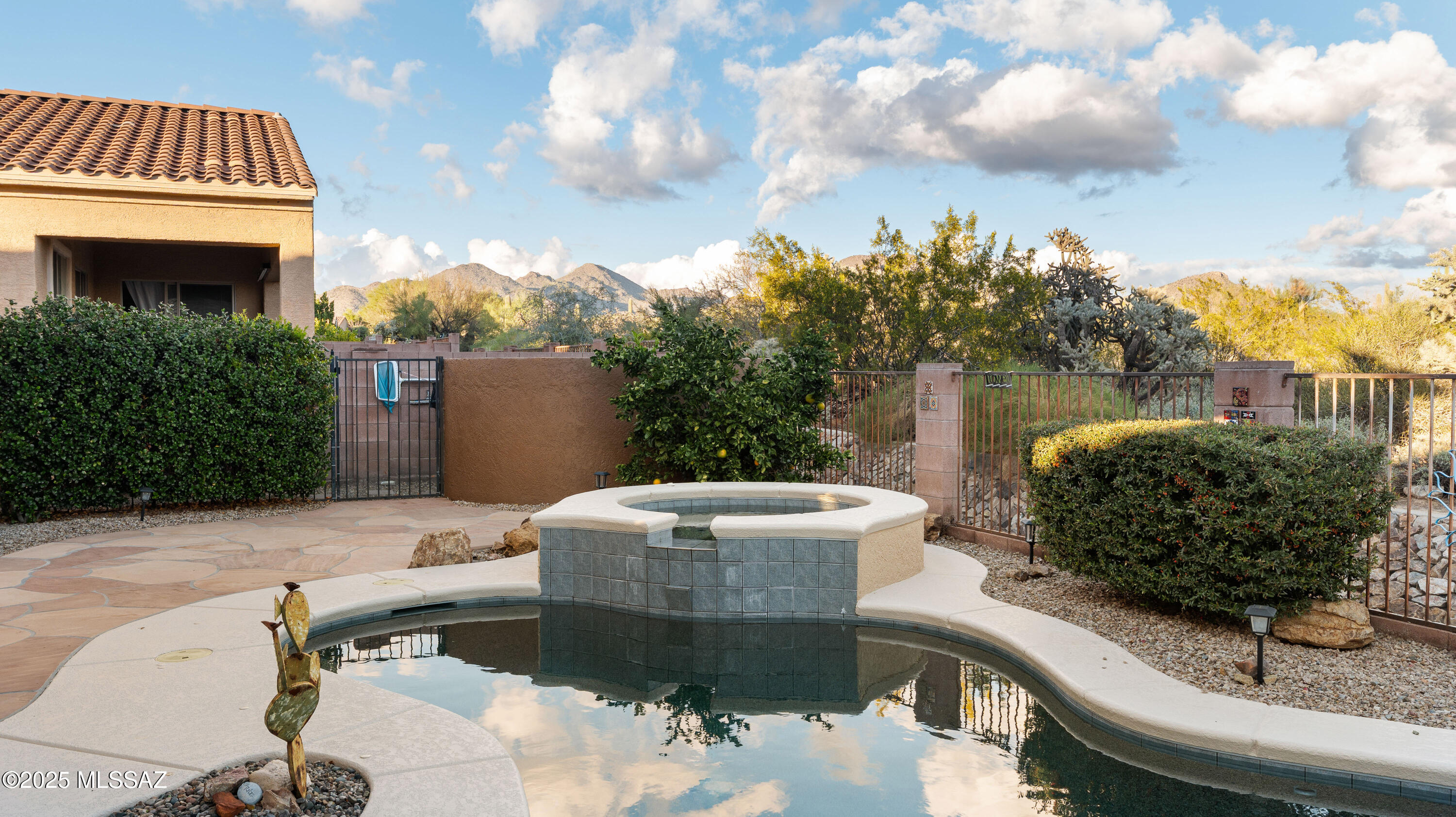 12580 N New Reflection Drive