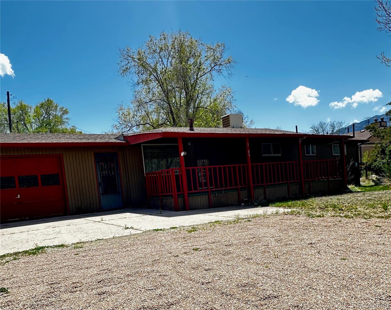 1409 Manitou Boulevard