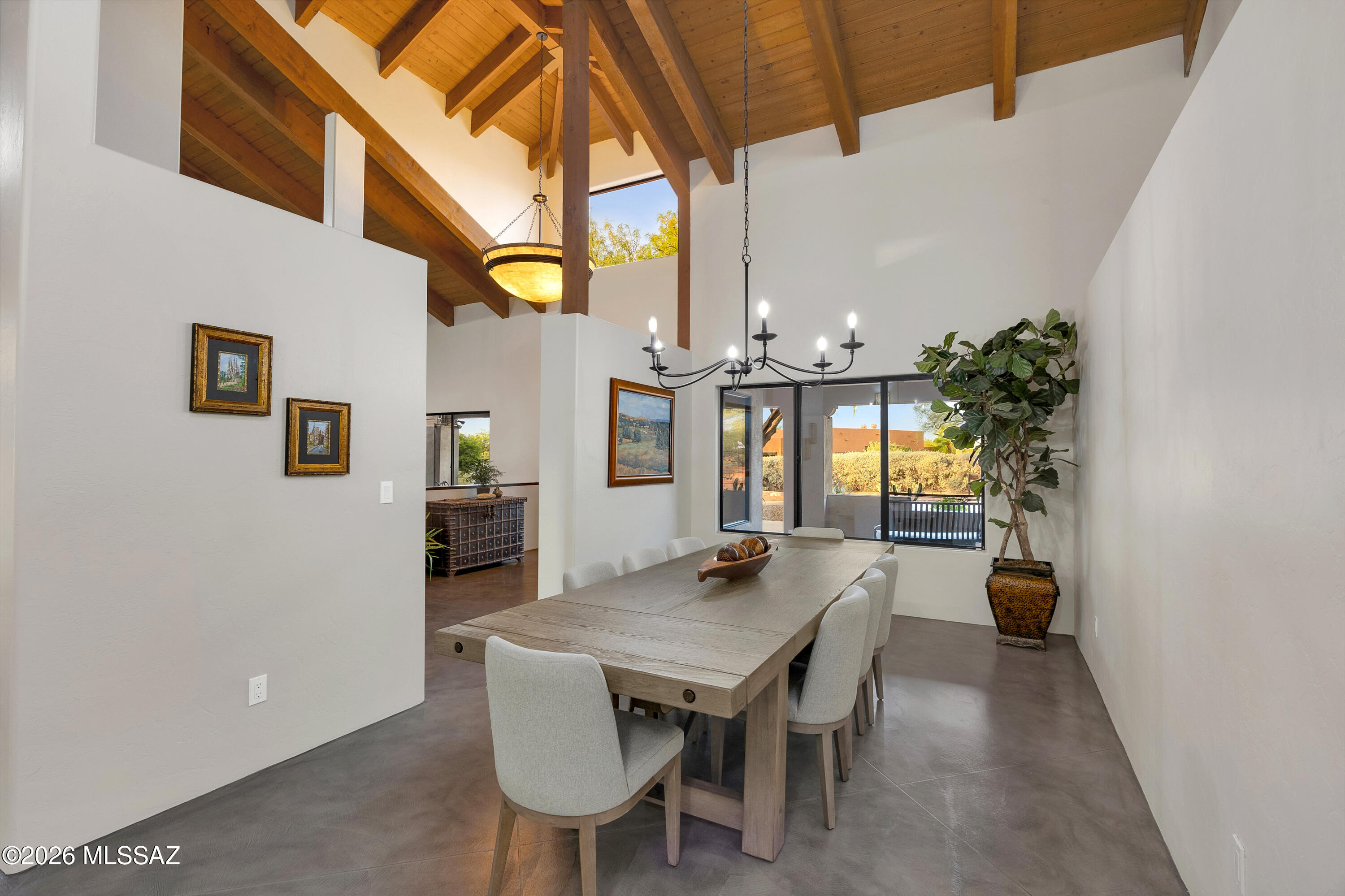 6780 N Calle Lomita