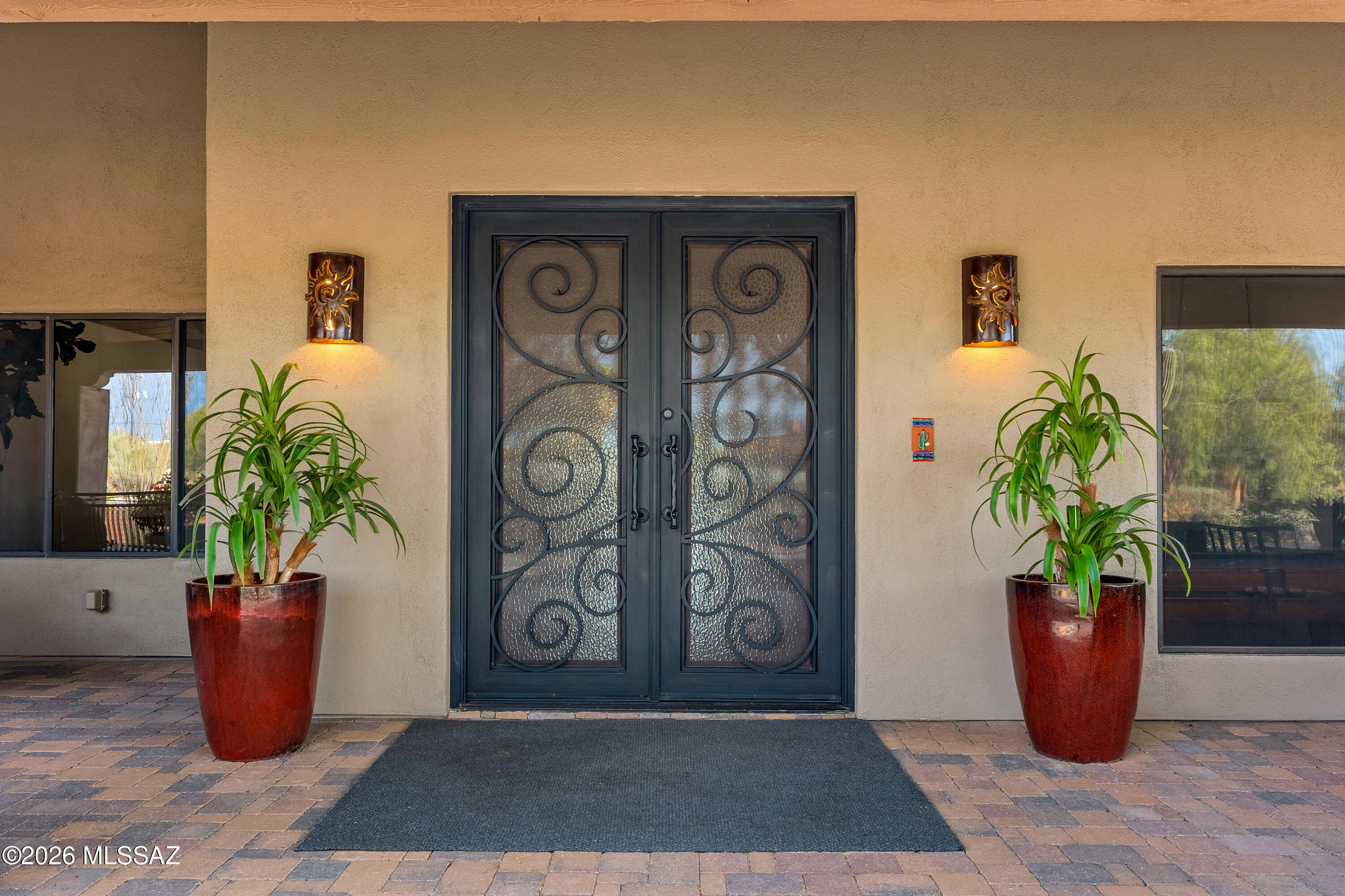 6780 N Calle Lomita