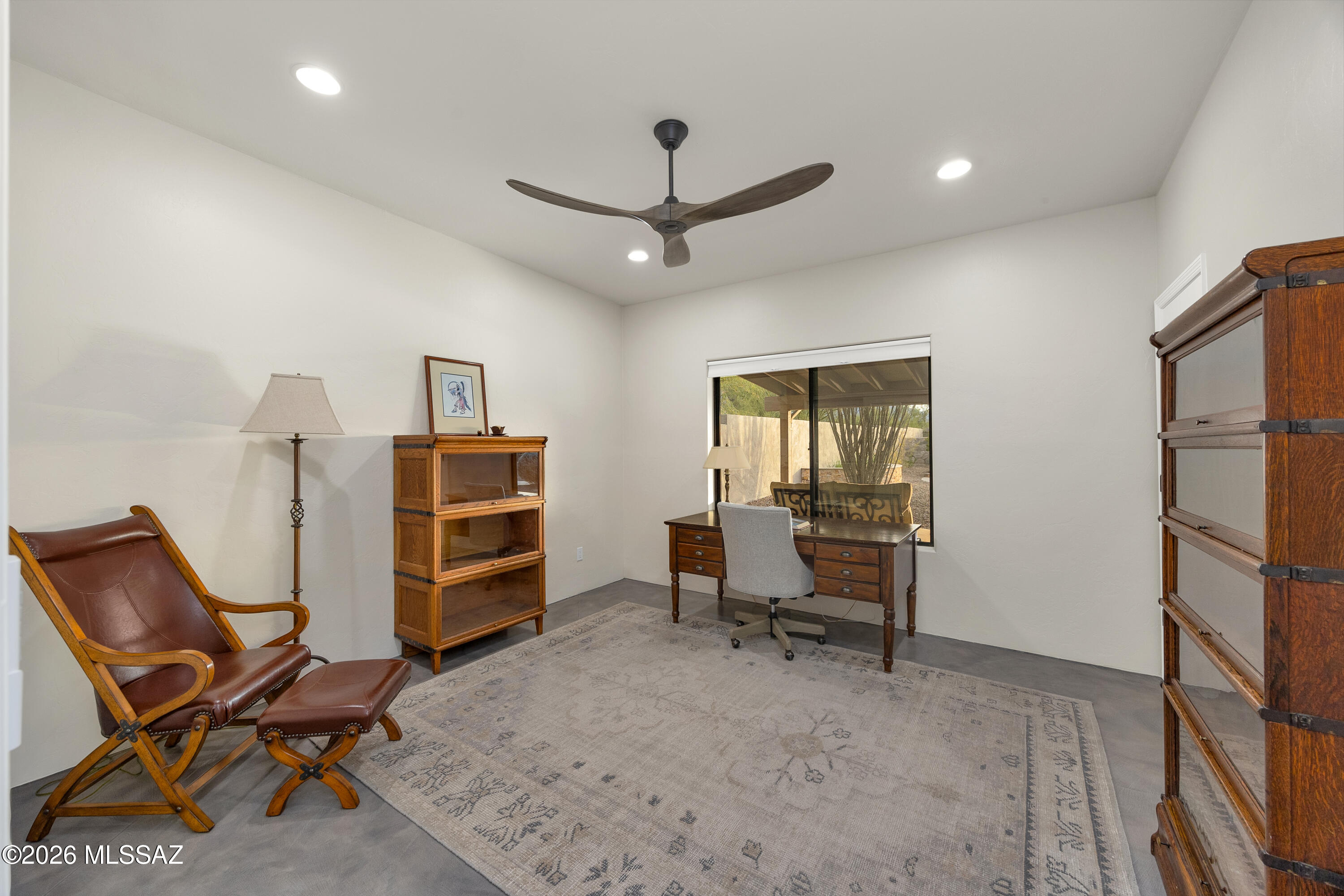6780 N Calle Lomita